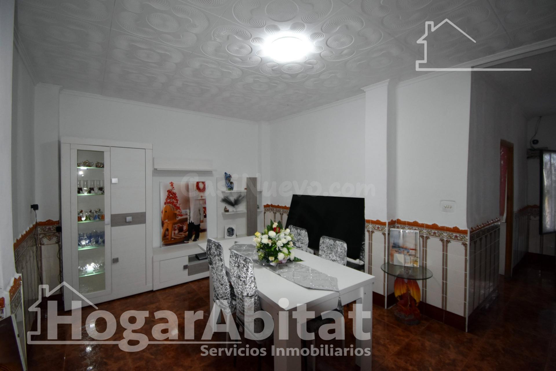 AMPLIA Y LUMINOSA CASA CON TERRAZA Y TRASTERO - foto 5