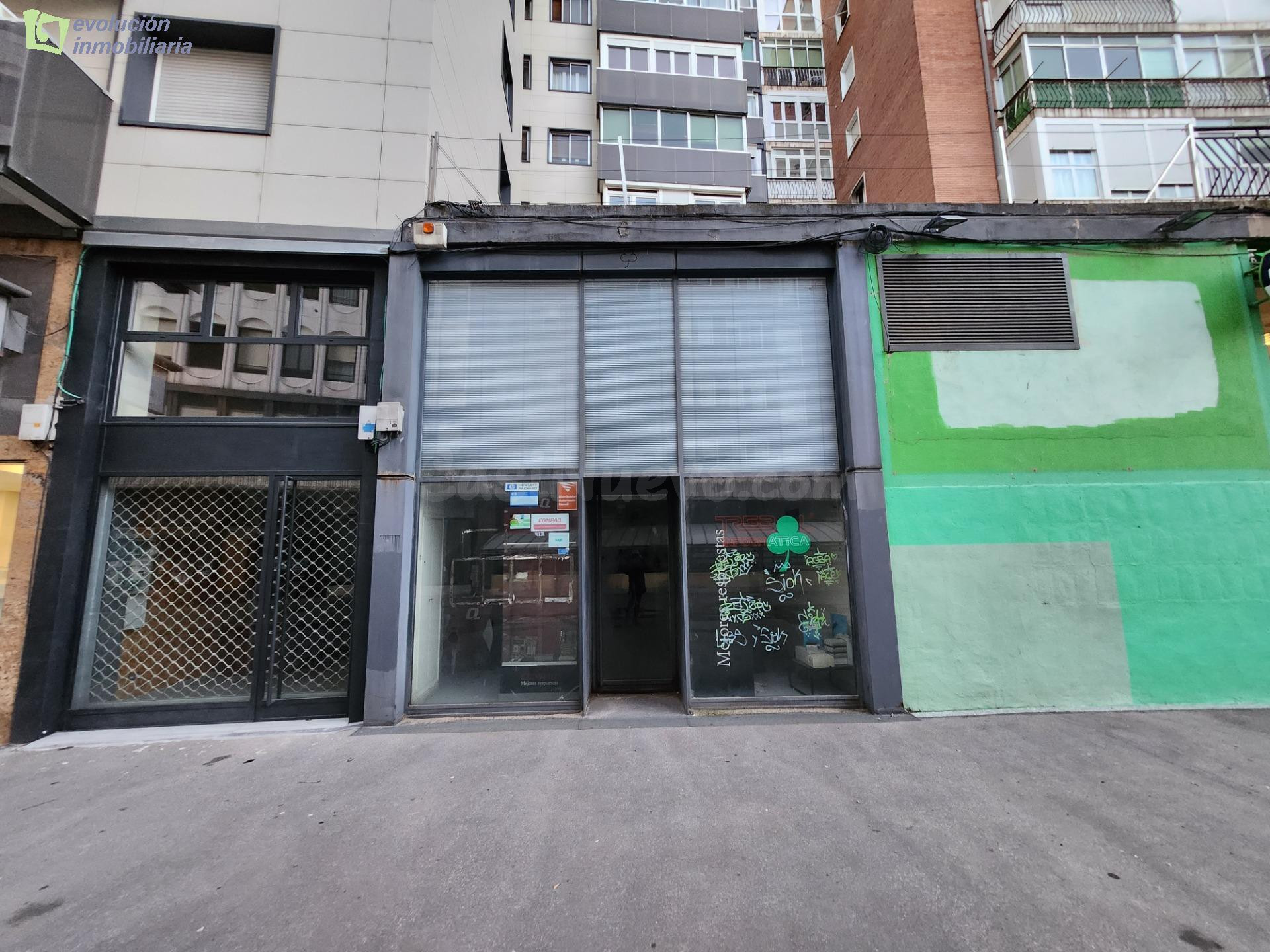 CENTRICO LOCAL EN BURGOS. JUNTO A REYES CATOLICOS Y VIRGEN D