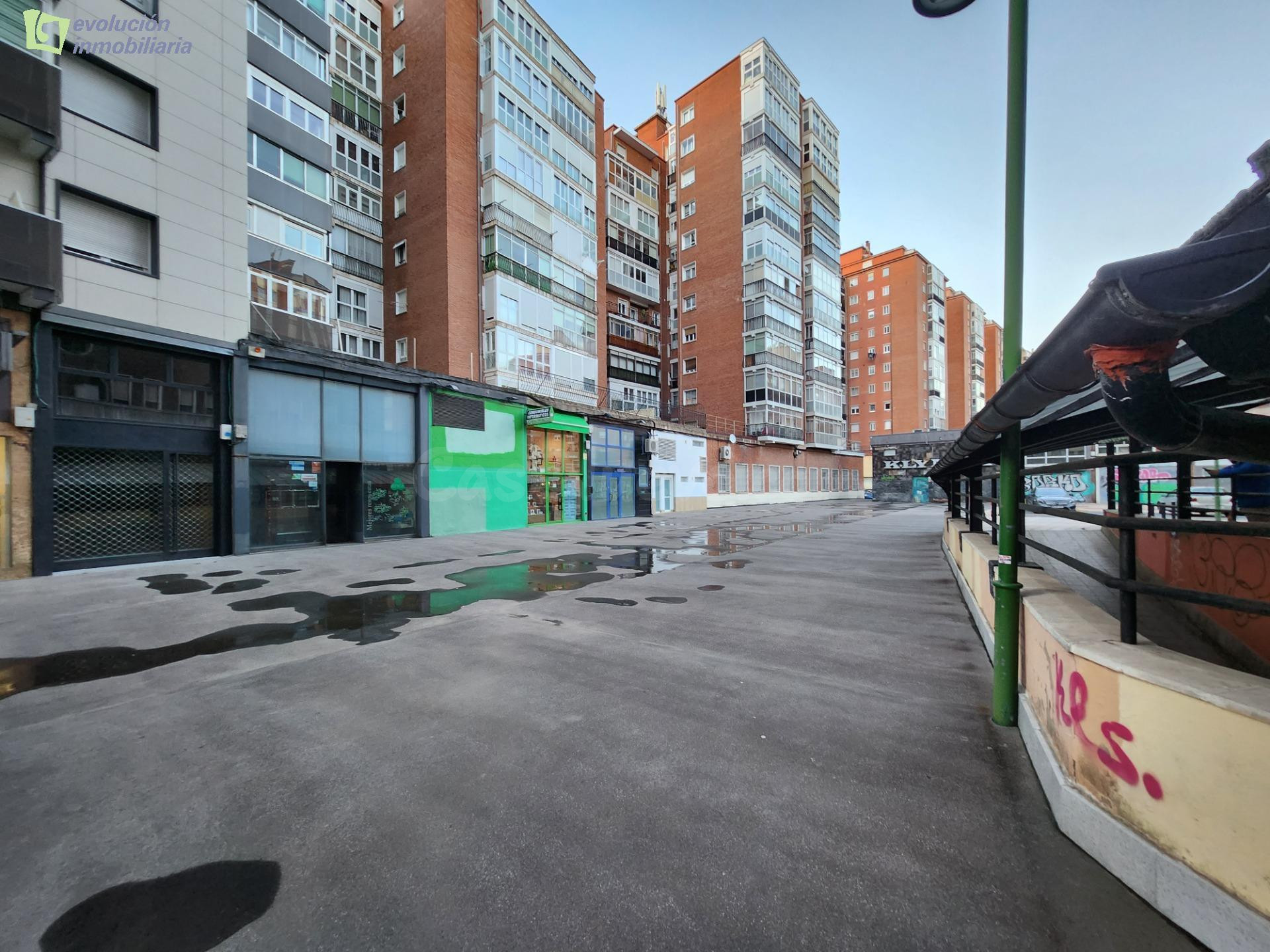 CENTRICO LOCAL EN BURGOS. JUNTO A REYES CATOLICOS Y VIRGEN D - foto 3