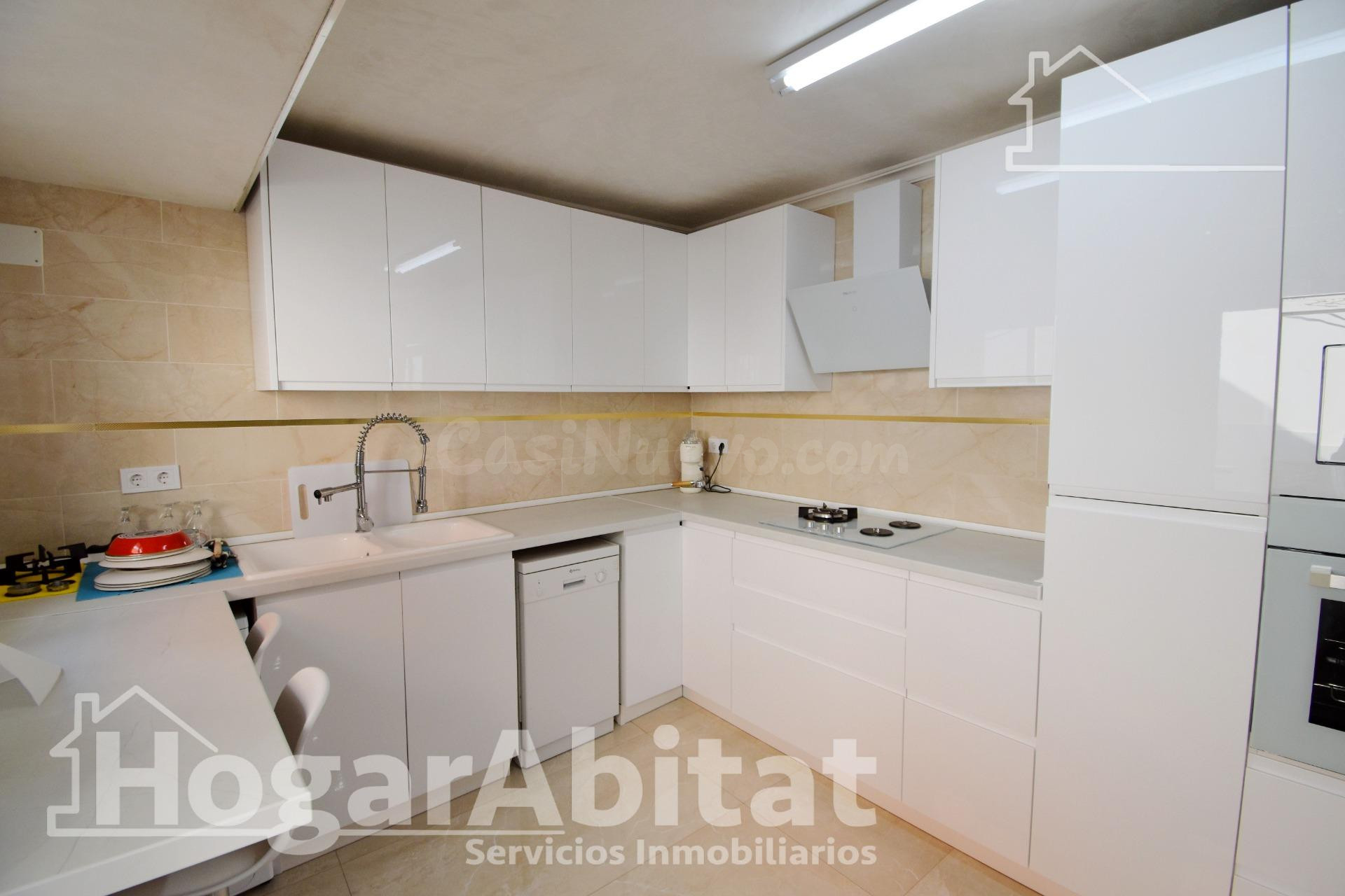 ¡PRECIOSA CASA! REFORMADA, AMPLIA Y LUMINOSA CON TERRAZA Y G - foto 4