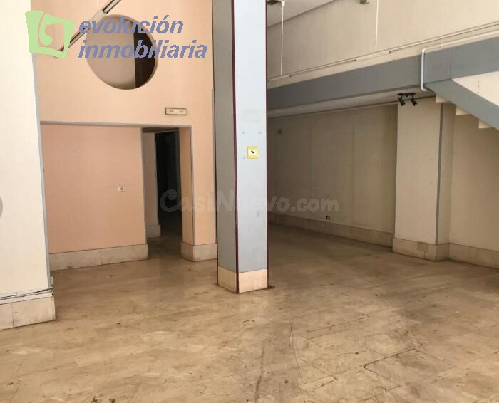 LOCAL COMERCIAL EN PLENO GAMONAL - Burgos - foto 3