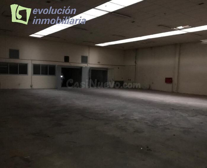 LOCAL COMERCIAL EN PLENO GAMONAL - Burgos - foto 5
