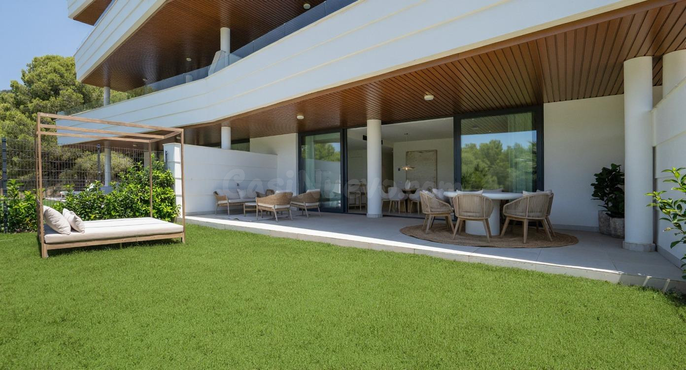 Exclusivo apartamento con vistas al mar en Higuerón: Lujo y 