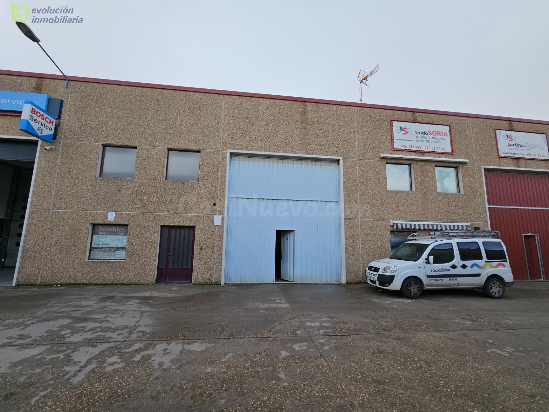 Magnífica nave industrial situada en Almazán, Soria
