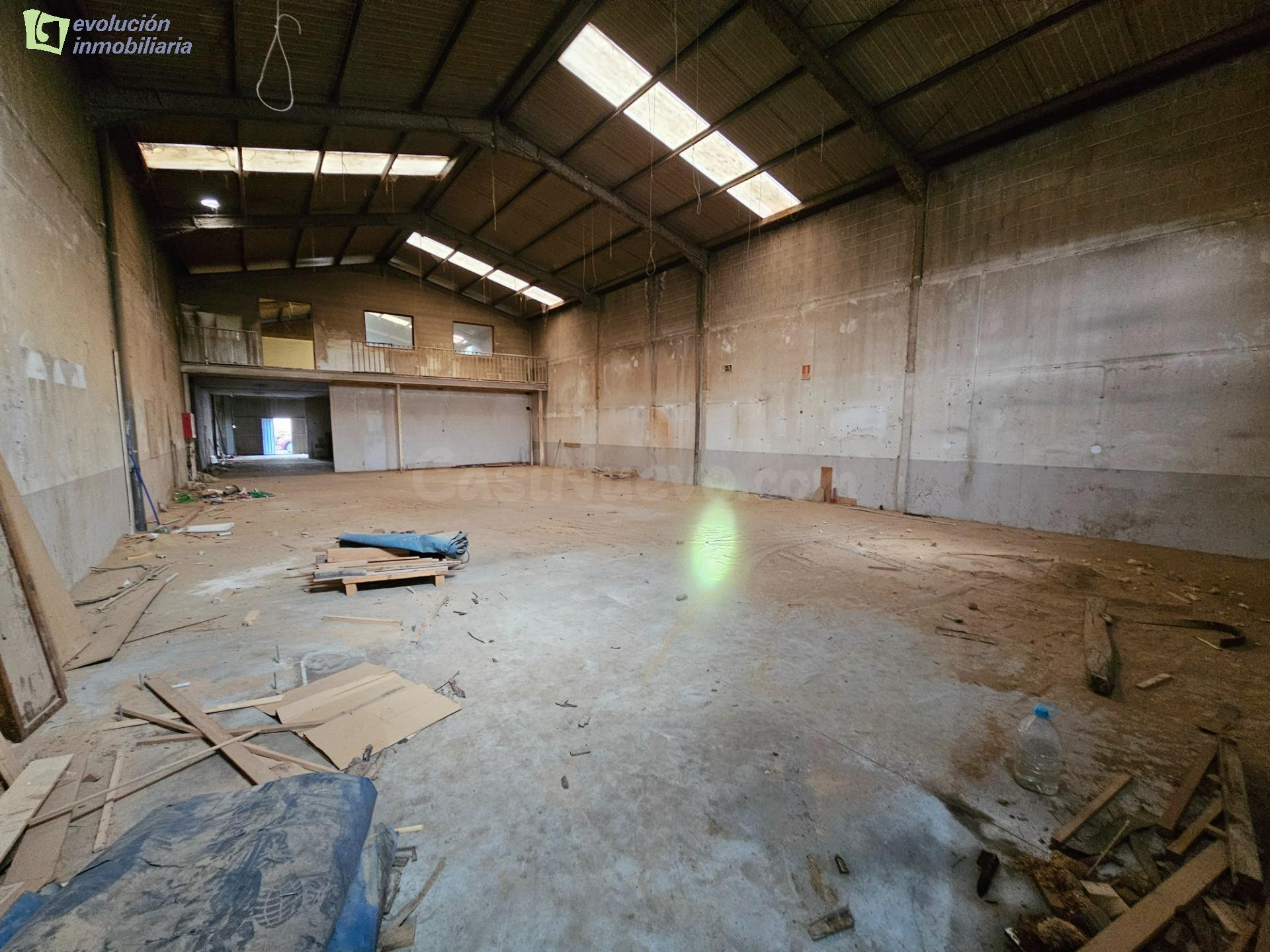 Magnífica nave industrial situada en Almazán, Soria - foto 3