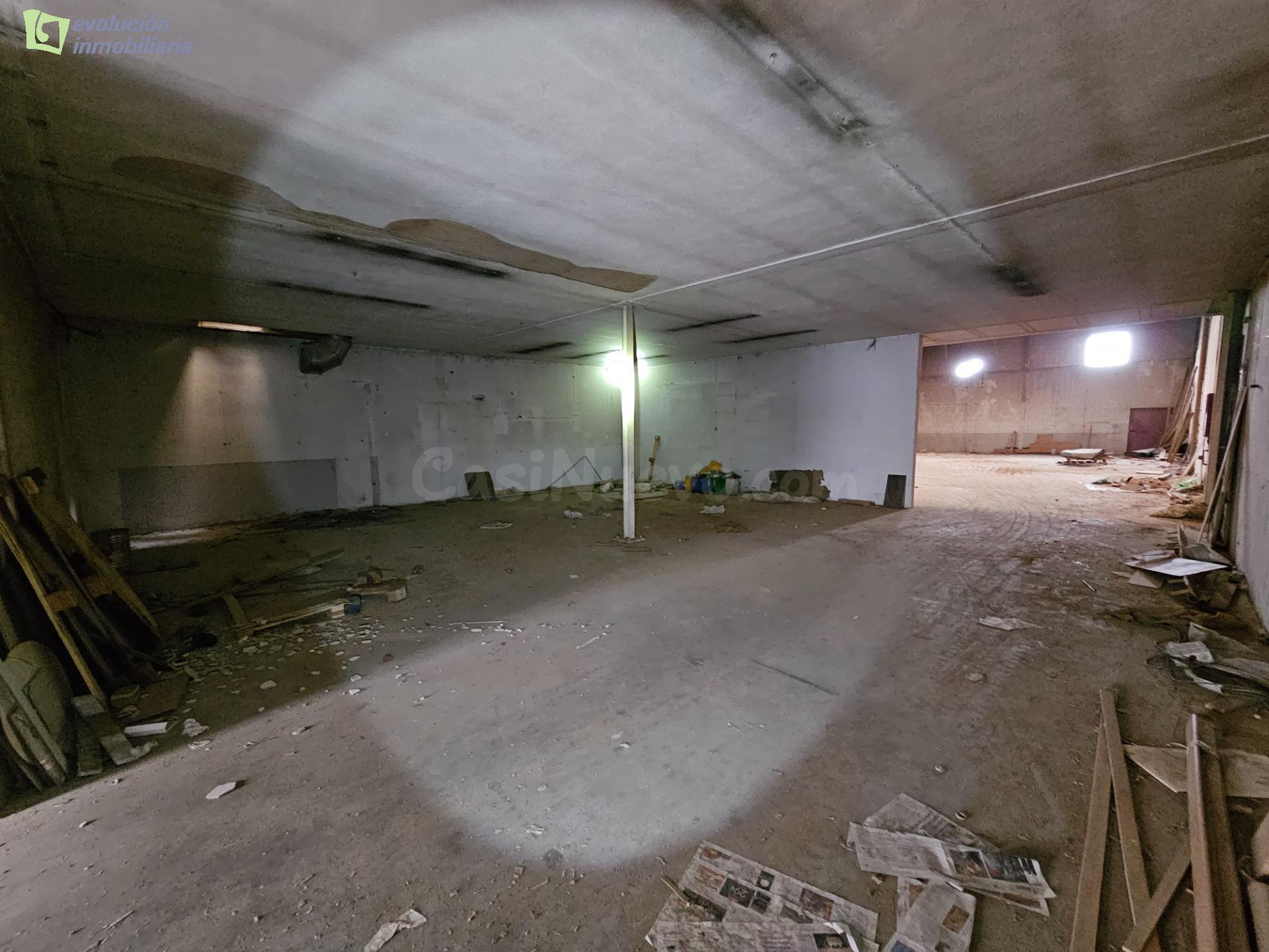 Magnífica nave industrial situada en Almazán, Soria - foto 4
