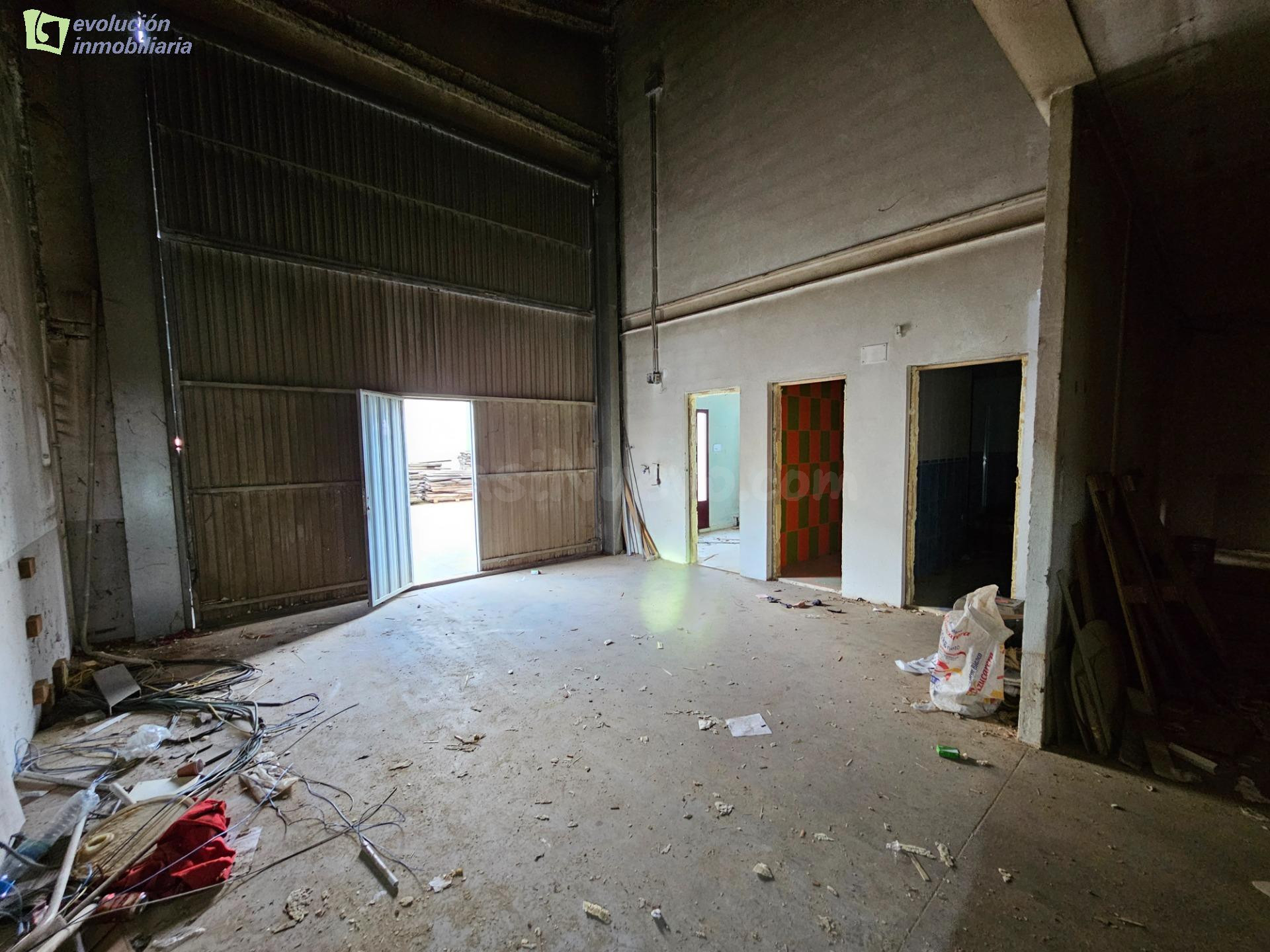 Magnífica nave industrial situada en Almazán, Soria - foto 5
