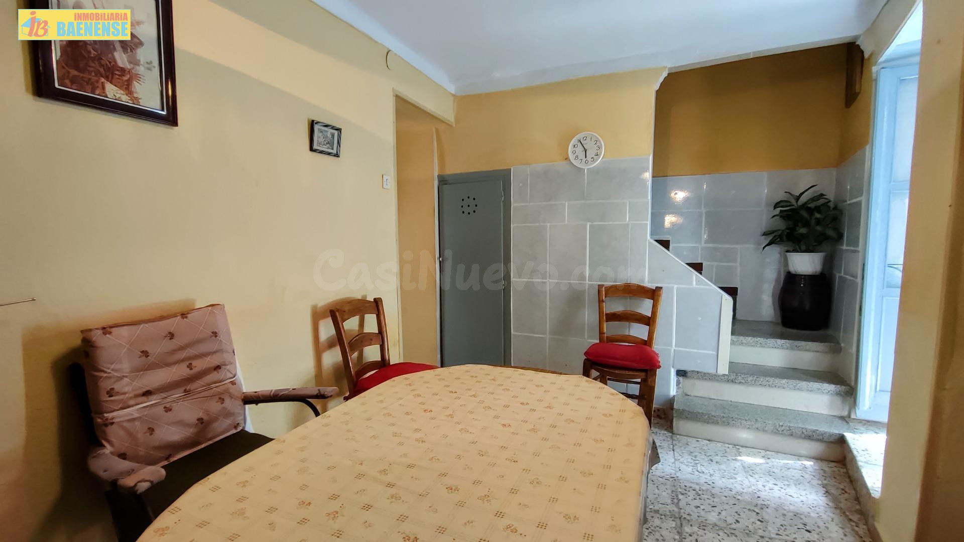 Vivienda unifamiliar en Baena con terraza y patio - foto 4