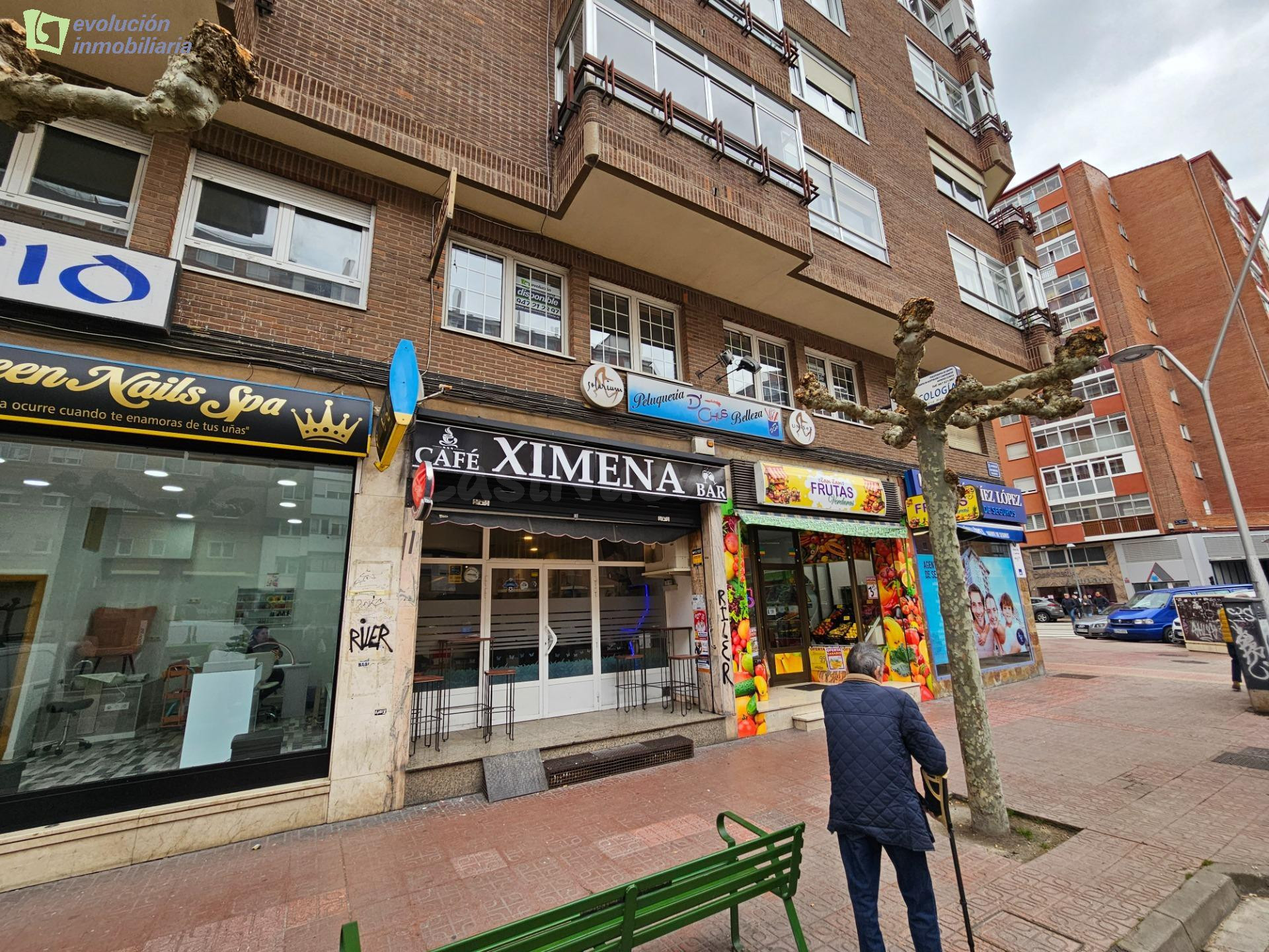Local comercial en entreplanta en Burgos zona Gamonal - Pelu - foto 2