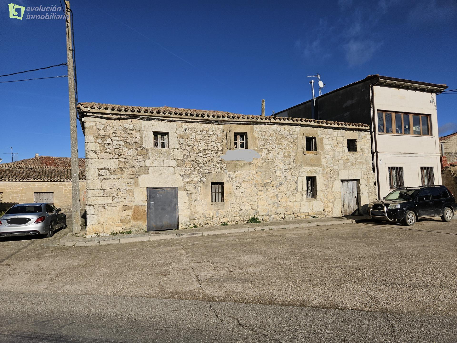 ¡Oportunidad única! Se venden dos casas juntas en el centro  - foto 3