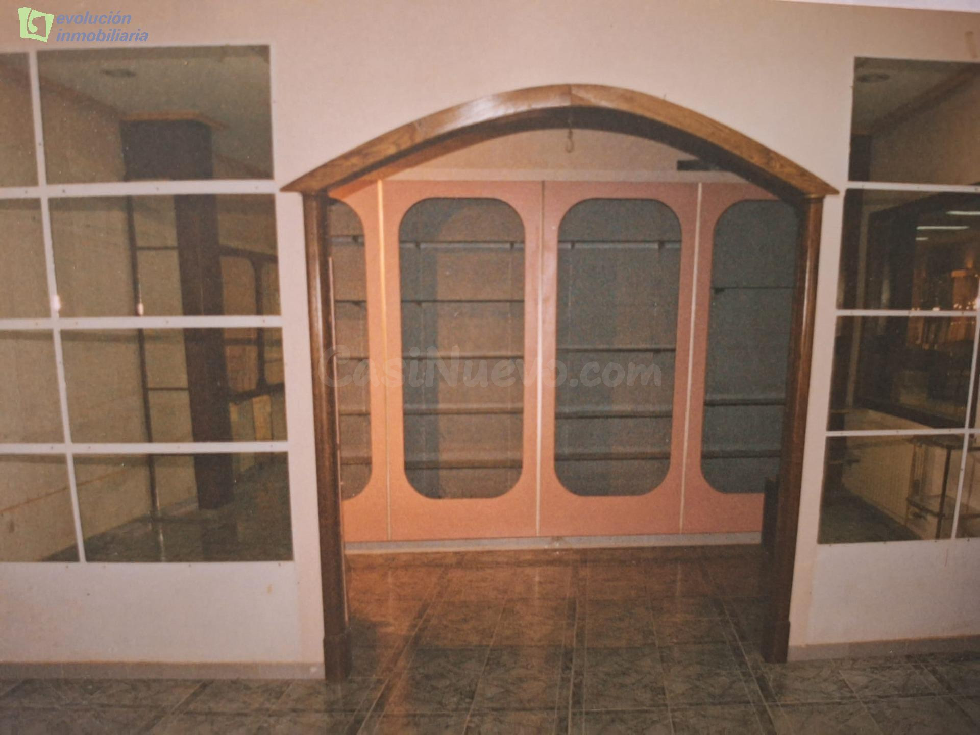 Se alquila amplio local comercial en C/ Calzadas Burgos - foto 4