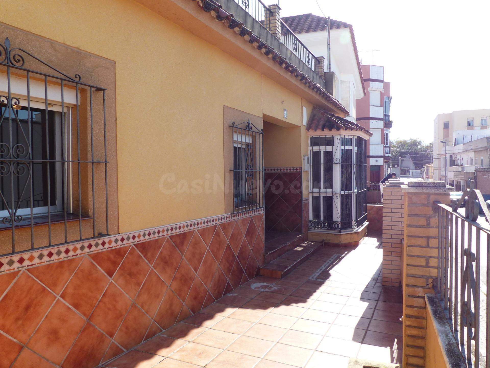 BUSCAS CASA DE UNA SOLA PLANTA????? MUY CERCA DEL CENTRO. - foto 3