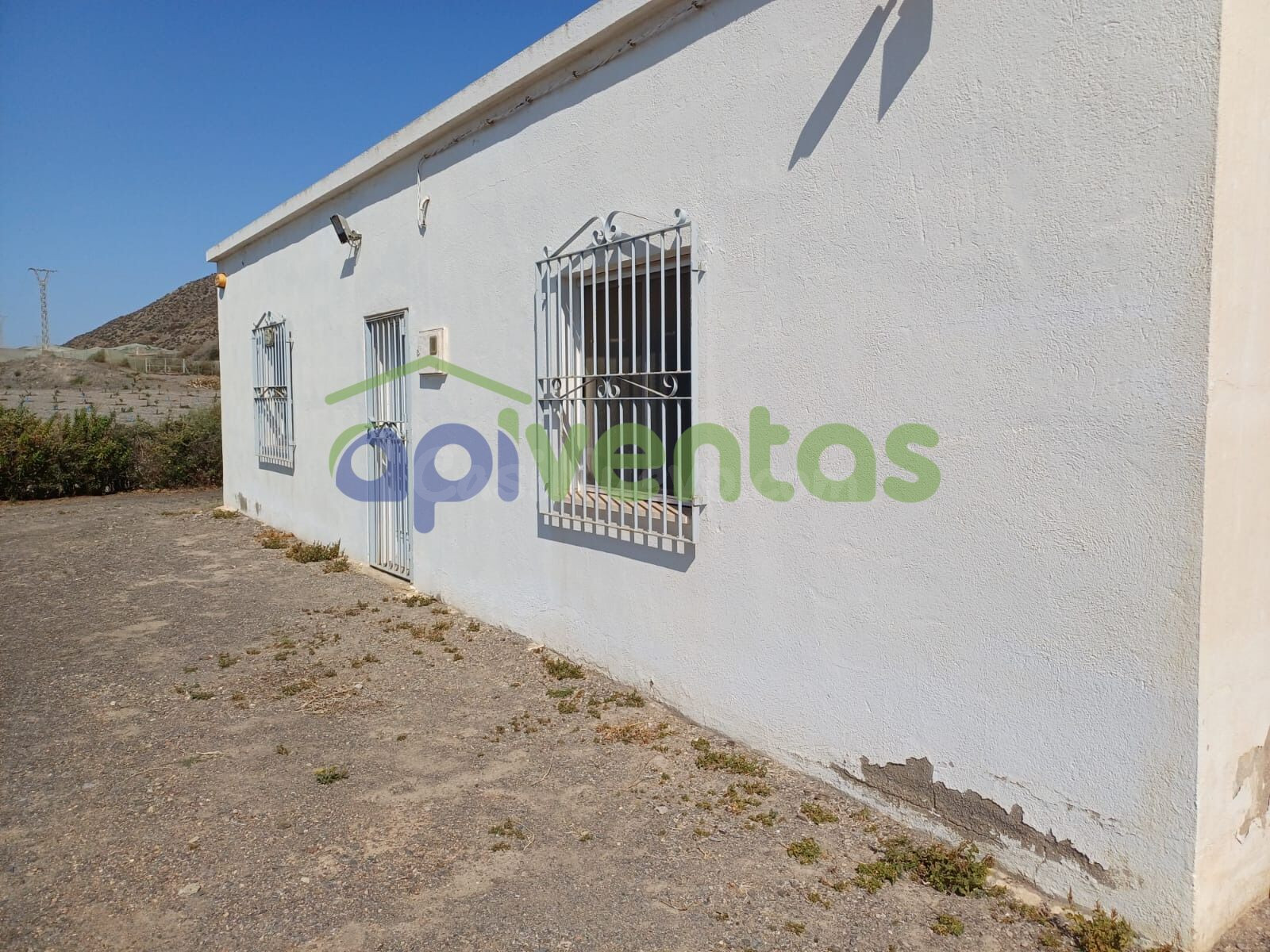 6 Hec de terreno  con nave-almacén , invernaderos y cabezal  - foto 3