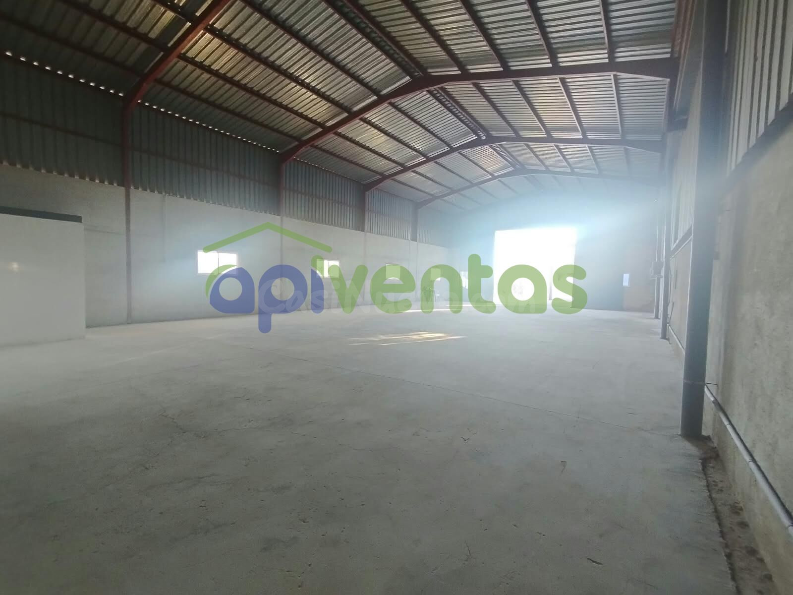 Nave-Almacén de 300 metros en pedanía de Purias - foto 3