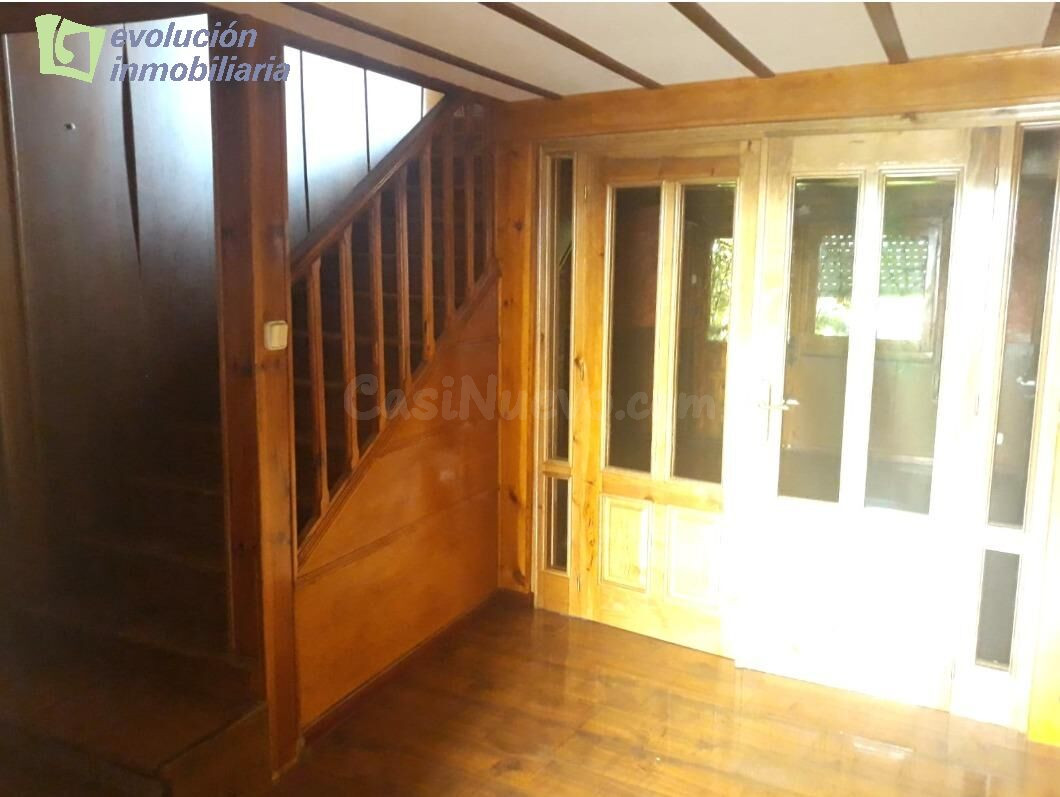 Encantadora Casa de Pueblo en Salazar de Amaya - Oportunidad Única a un Precio Inigualable - foto 4