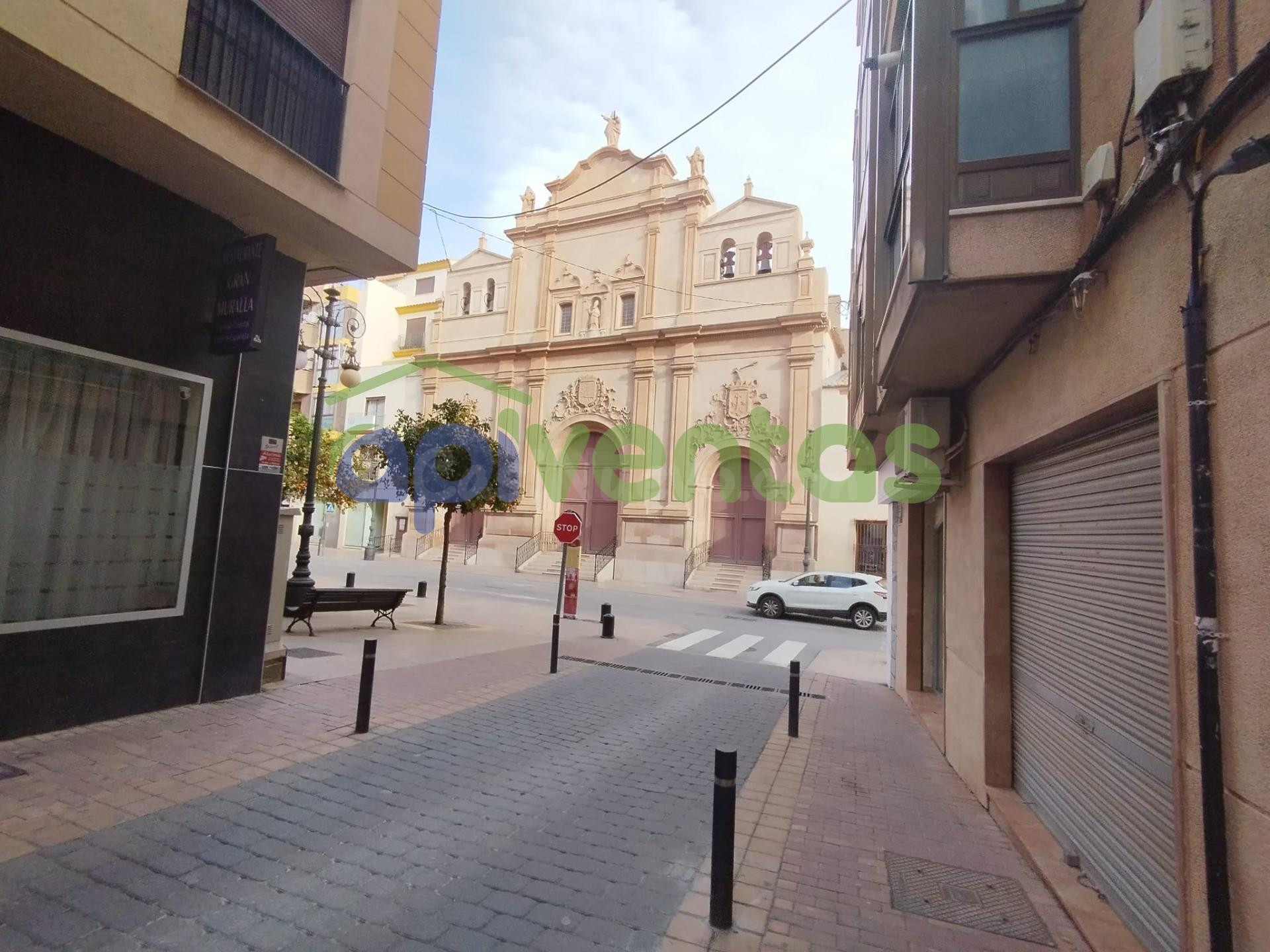 Local próximo a La Iglesia Del Carmen - foto 3