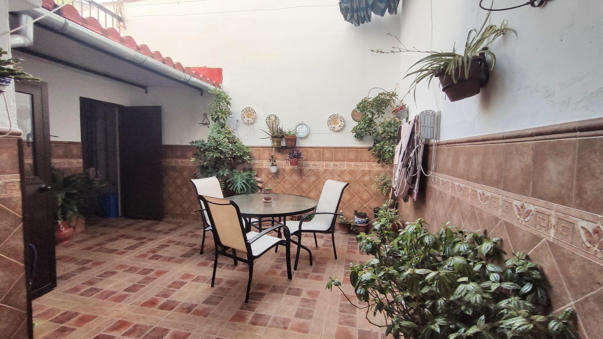 Amplia casa en venta
