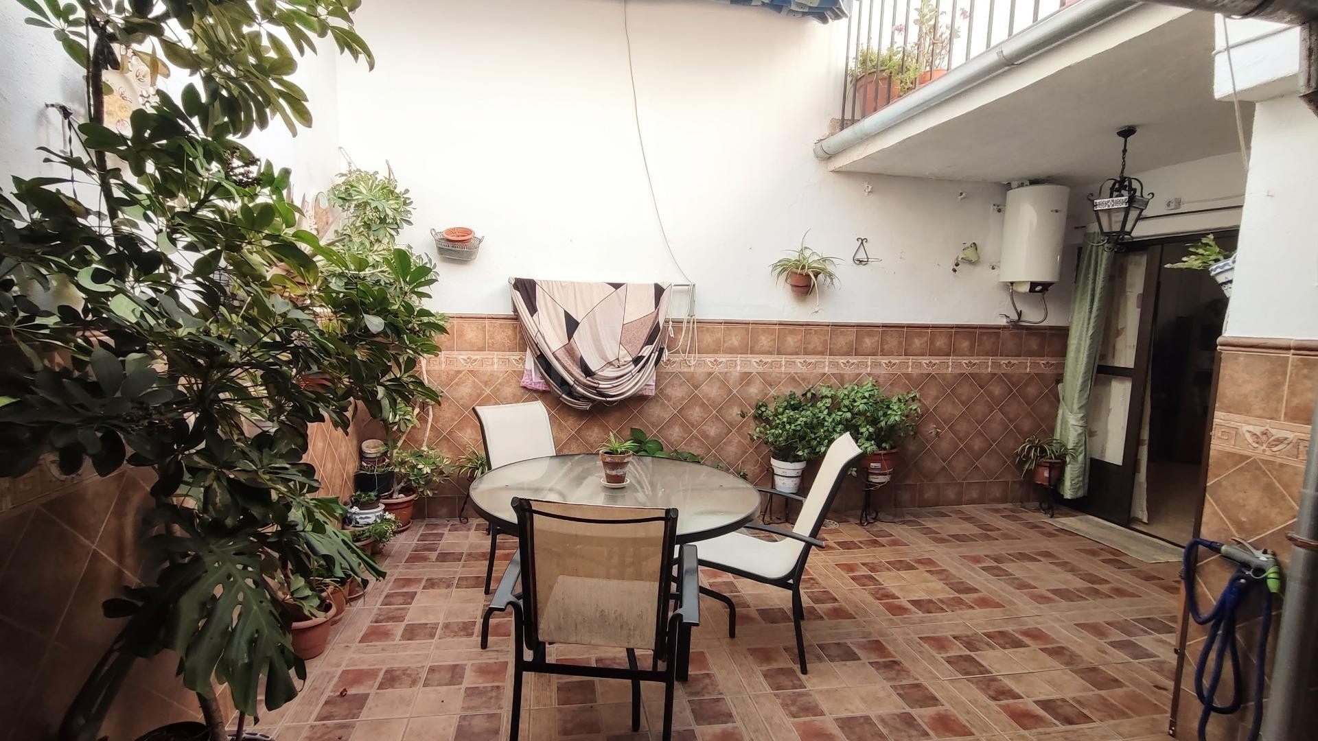 Amplia casa en venta - foto 2