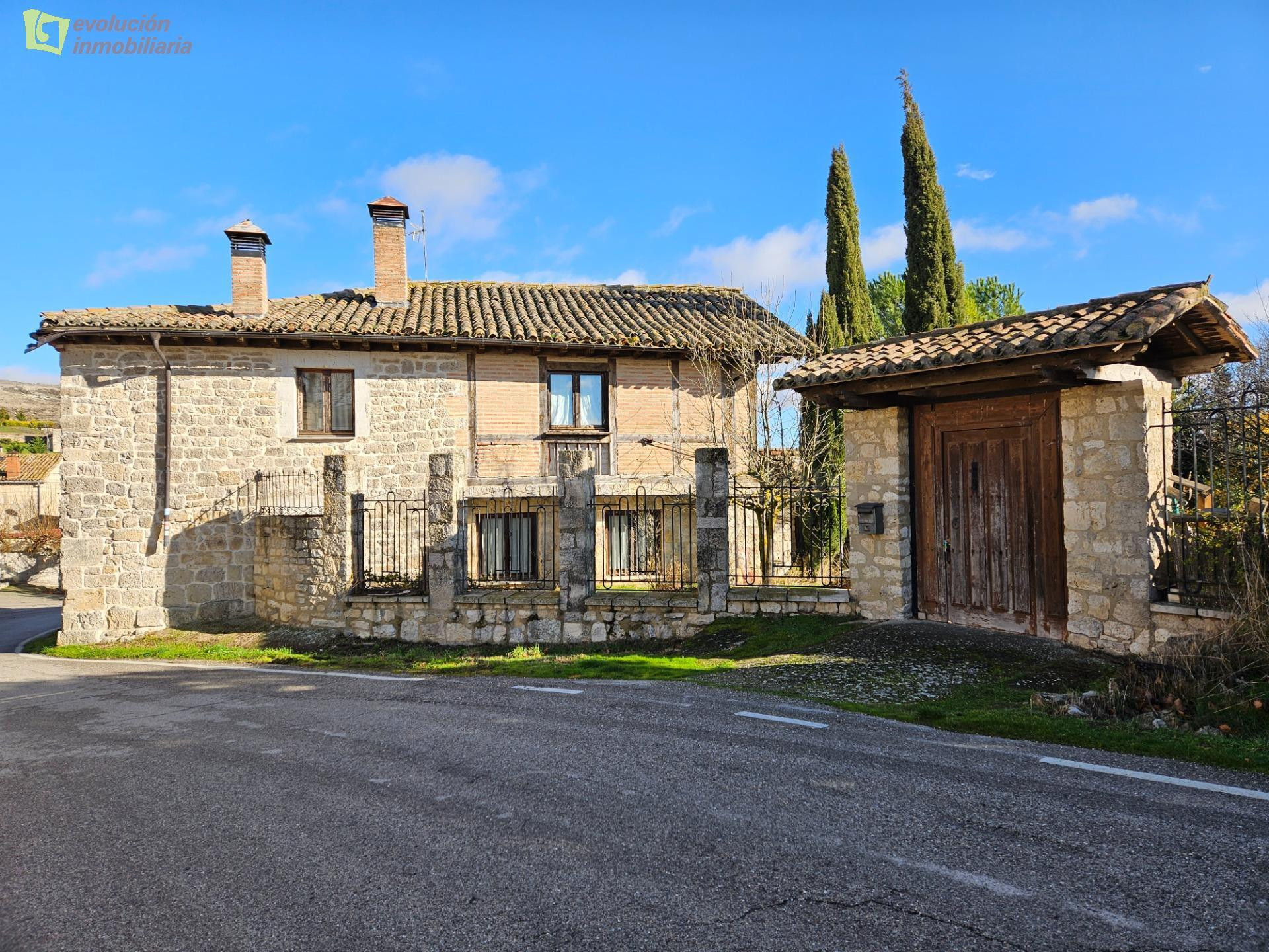 GRAN OPORTUNIDAD! AMPLIA CASA EN MANSILLA DE BURGOS - foto 2