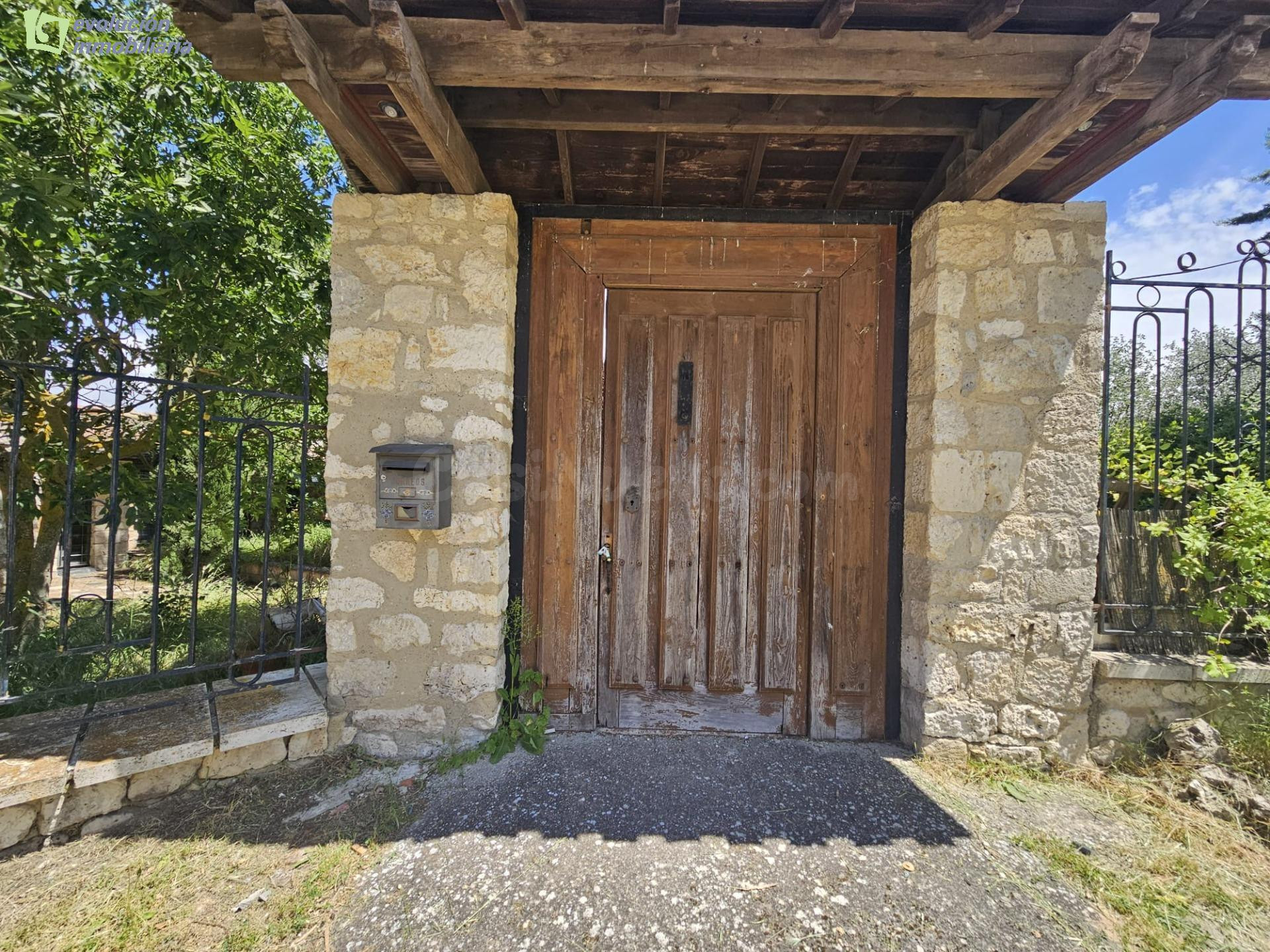 GRAN OPORTUNIDAD! AMPLIA CASA EN MANSILLA DE BURGOS - foto 5