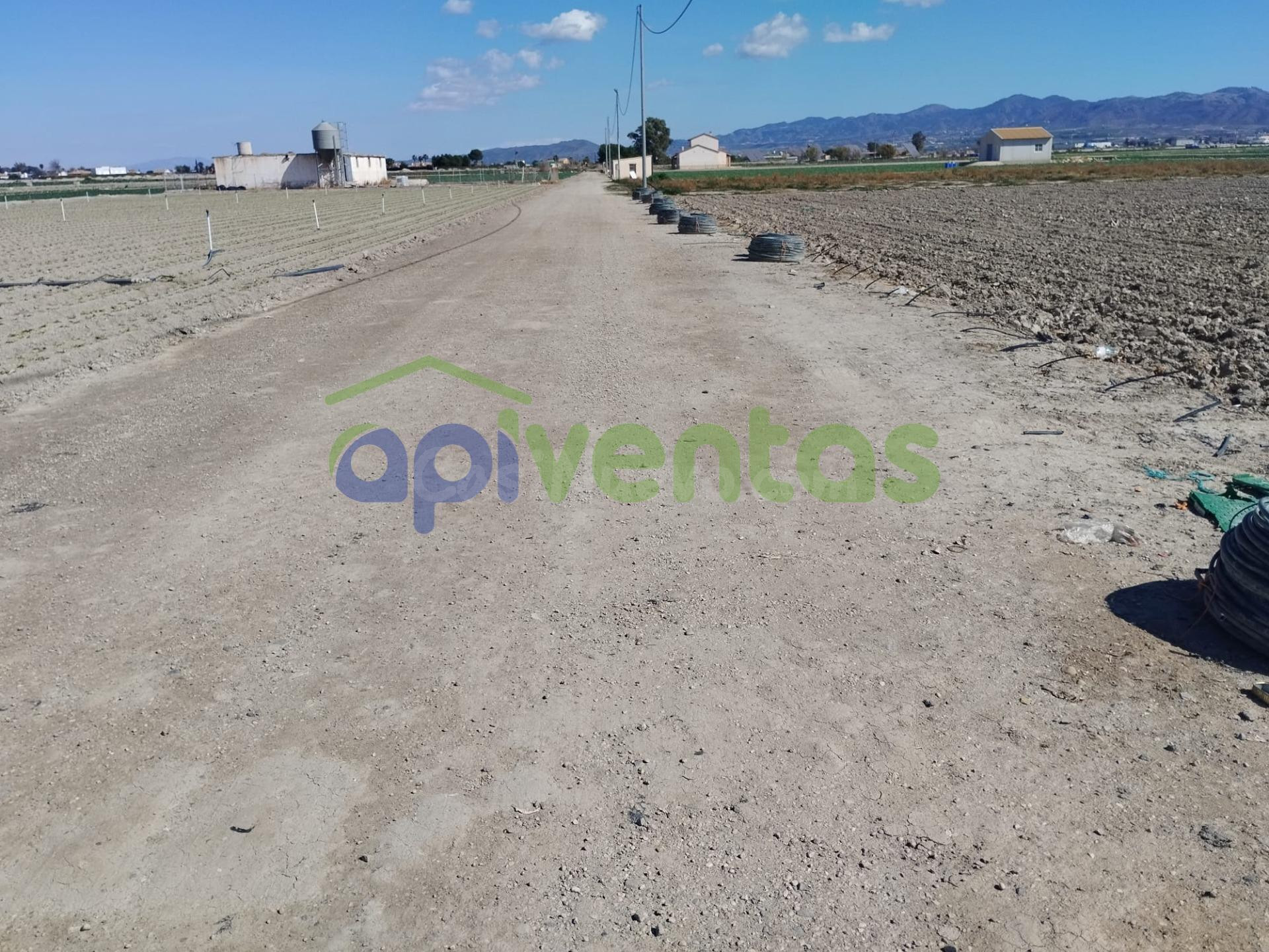 Parcela edificable a 3,5 km del centro comercial La Almenara - foto 2