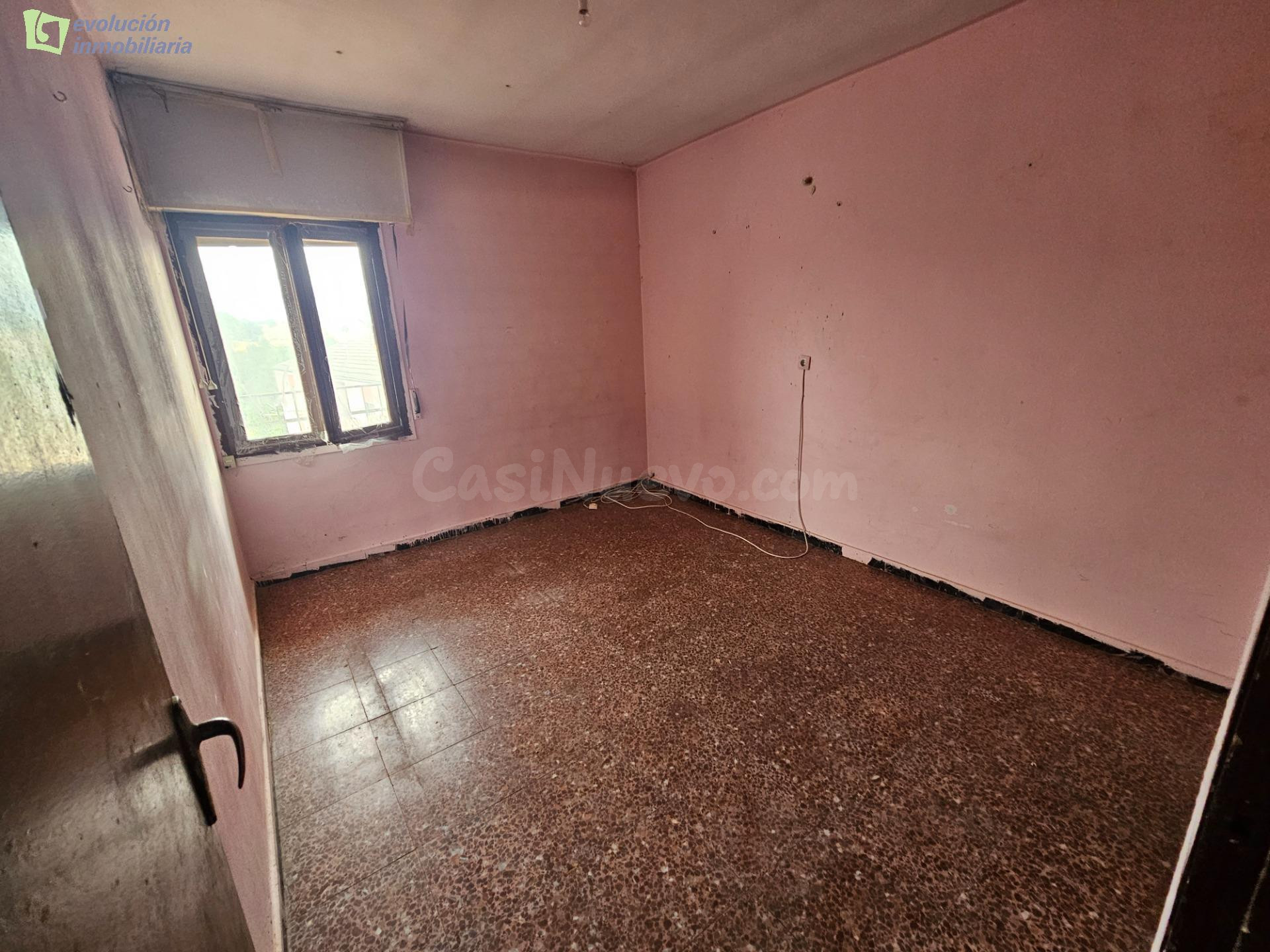 Oportunidad de inversión: vivienda para reformar en Cuesta-U - foto 4