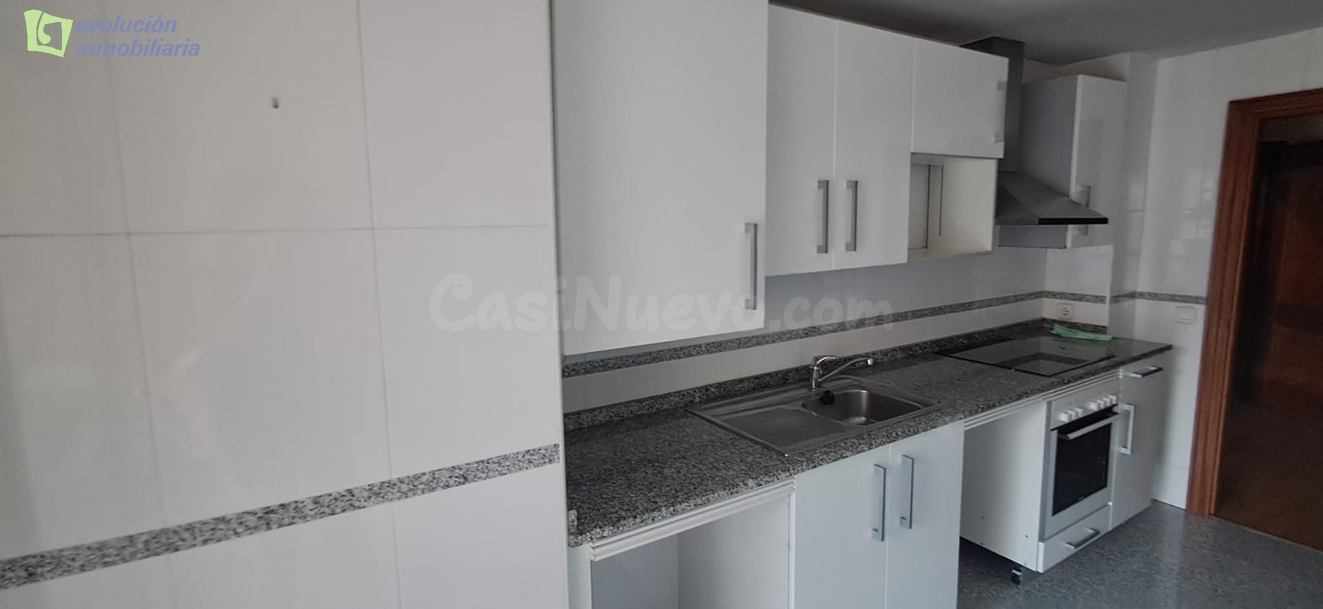 EN BURGOS SE VENDE PISO EN PUJA - EN ZONA COPRASA - BURGOS - foto 5