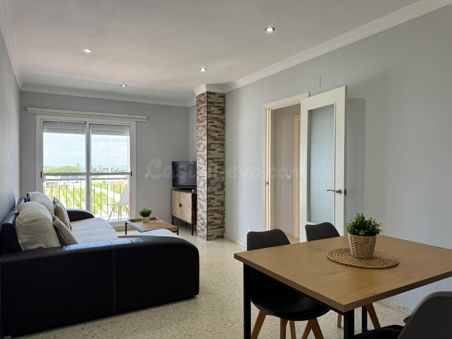VIVIENDA DE VPO EN LA ZONA DE LAS PALMERAS - foto 4