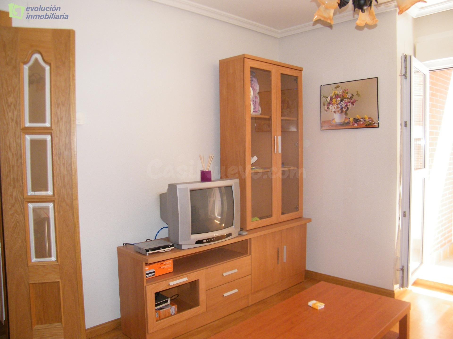ALQUILER DE TEMPORADA - APARTAMENTE DE UNA HABITACIÓN EN ÁVI - foto 2