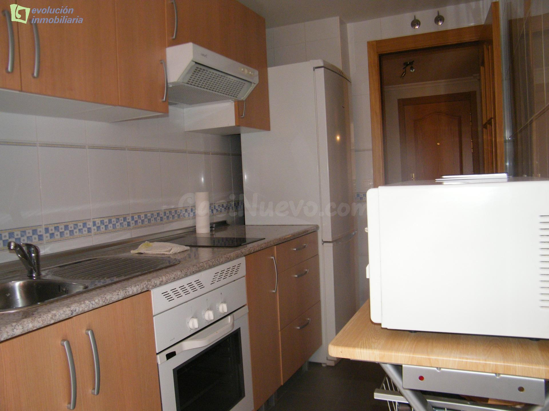 ALQUILER DE TEMPORADA - APARTAMENTE DE UNA HABITACIÓN EN ÁVI - foto 3