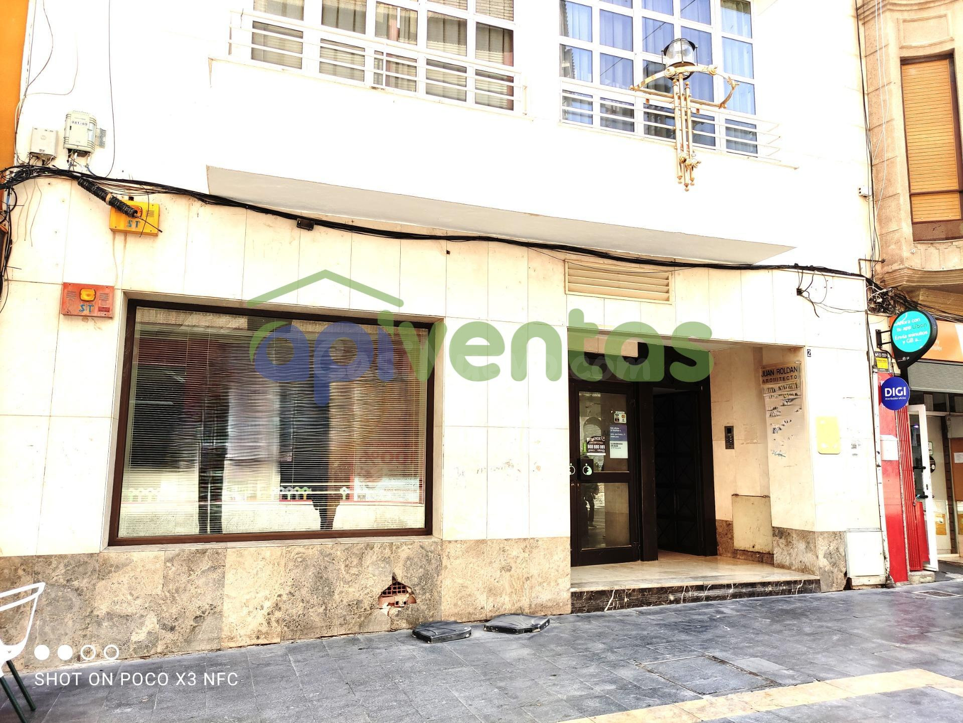 Local comercial en venta en calle Corredera, Lorca. - foto 2