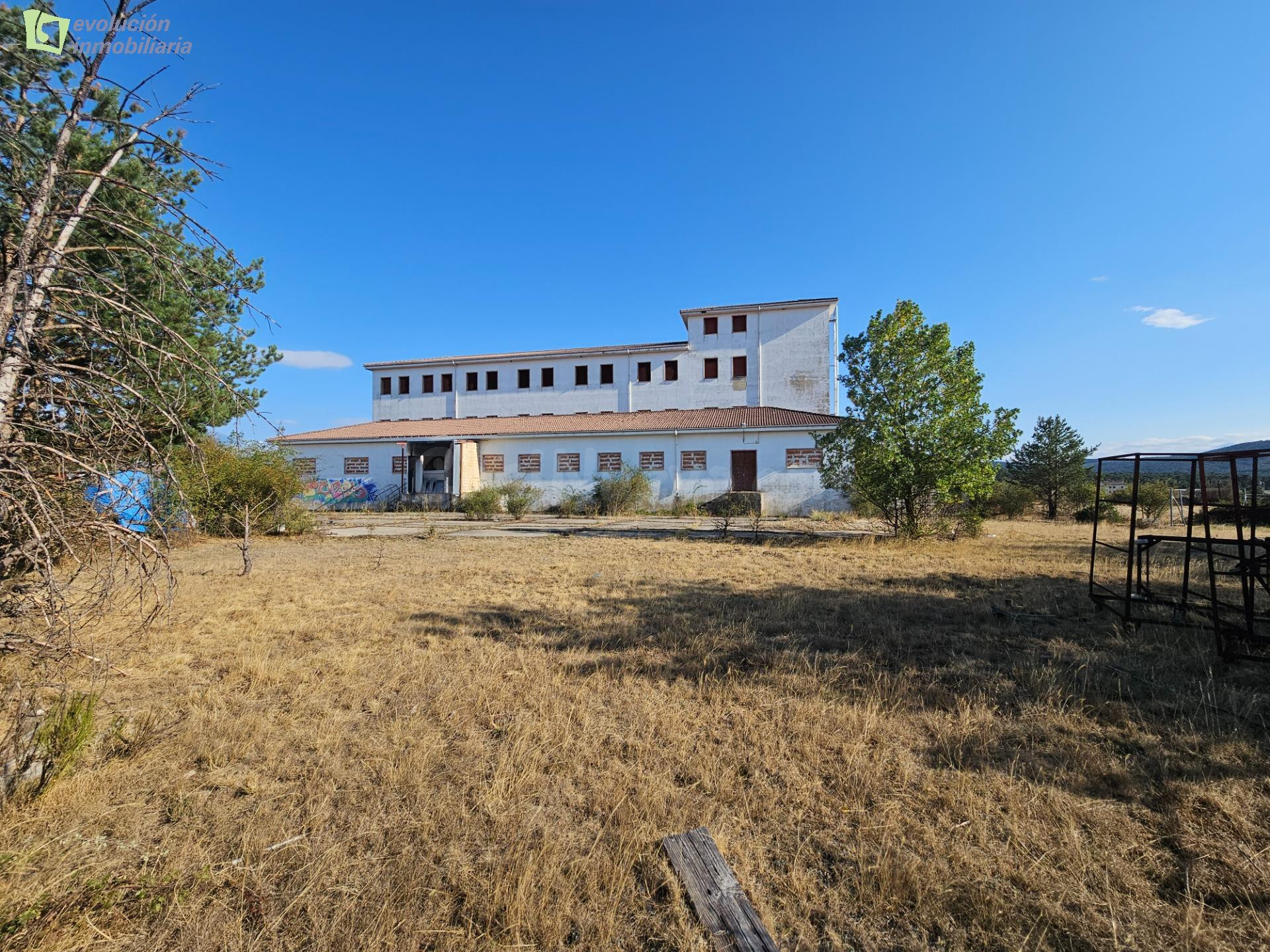 SE VENDE NAVE INDUSTRIAL EN DURUELO DE LA SIERRA - foto 2