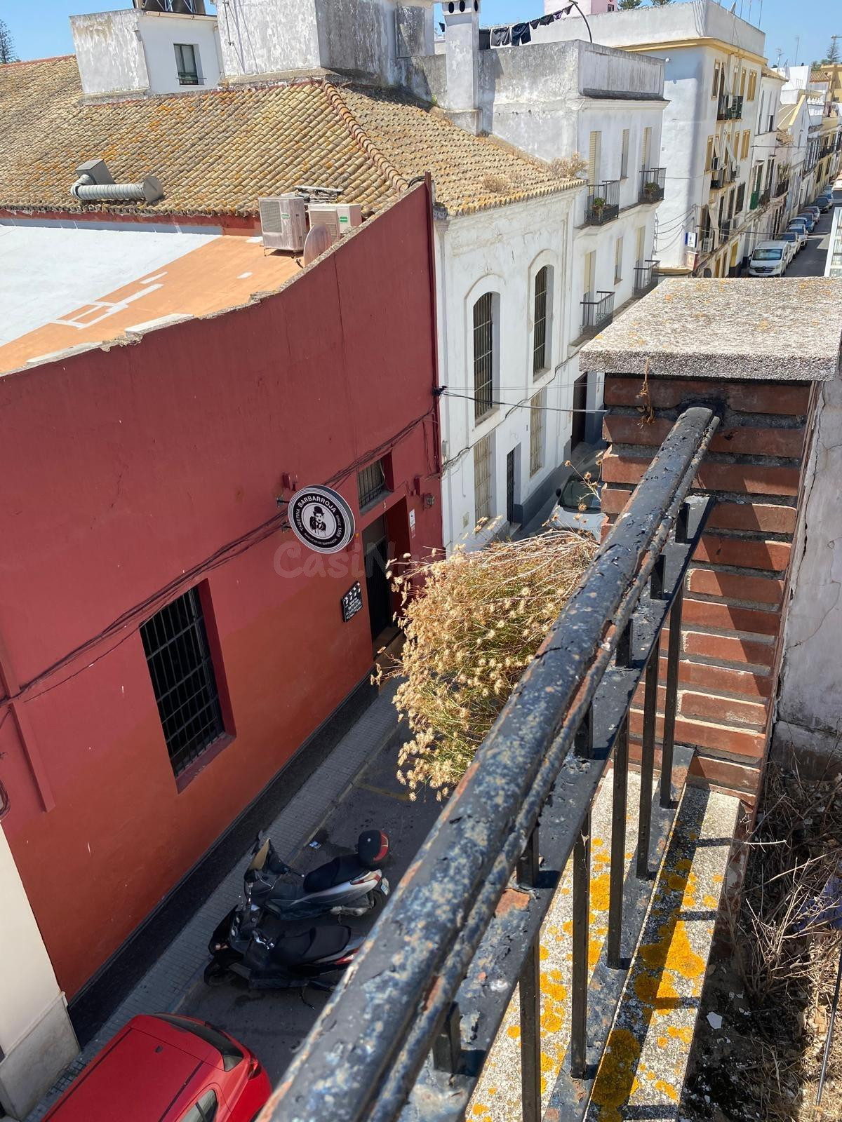 VIVIENDA JUNTO A LA PLAZA DEL CABILDO PARA HACER OBRA NUEVA. - foto 3