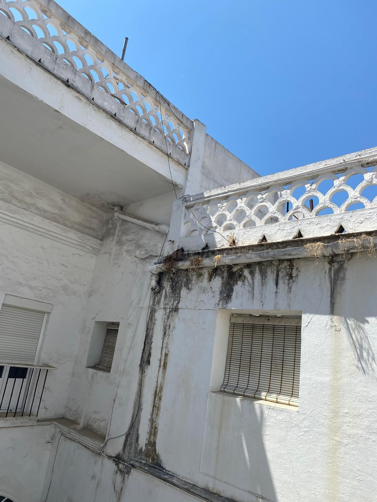 VIVIENDA JUNTO A LA PLAZA DEL CABILDO PARA HACER OBRA NUEVA. - foto 5