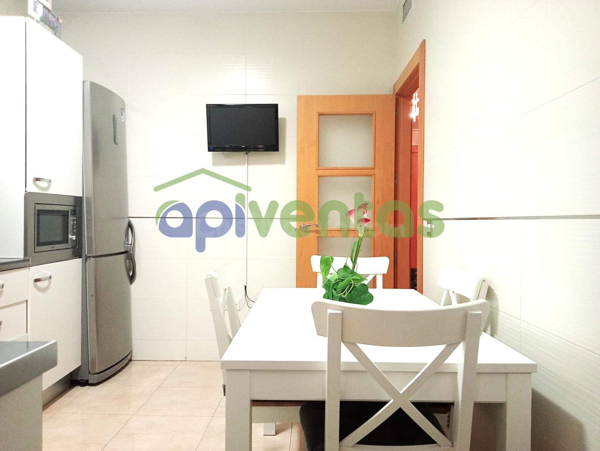 Apartamento de 2 habitaciones y garaje en Lorca, zona San Jo - foto 2