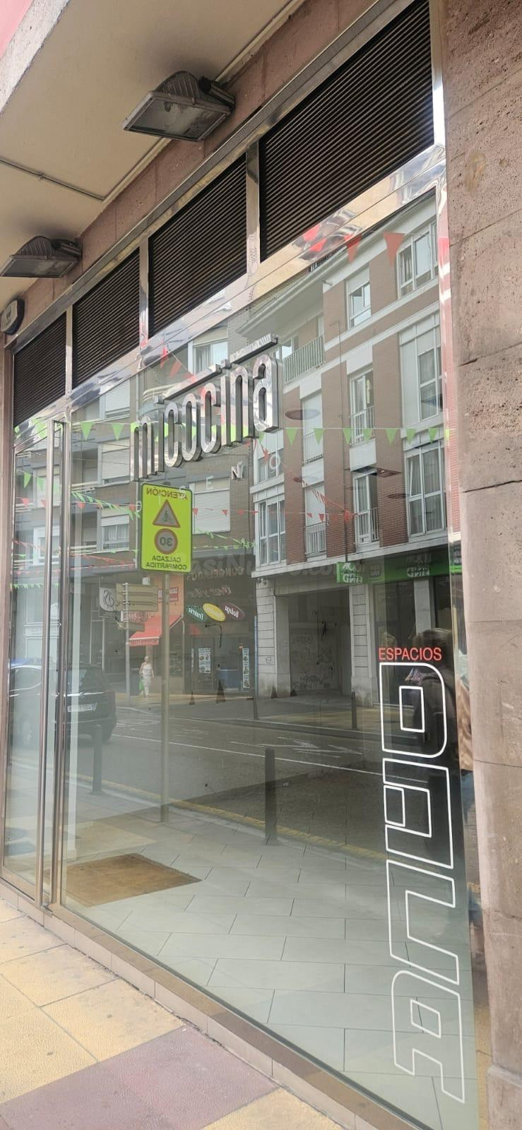 LOCAL COMERCIAL EN EL CENTRO DE TORRELAVEGA