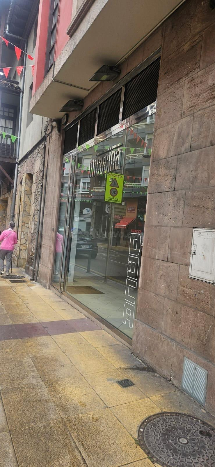 LOCAL COMERCIAL EN EL CENTRO DE TORRELAVEGA - foto 2