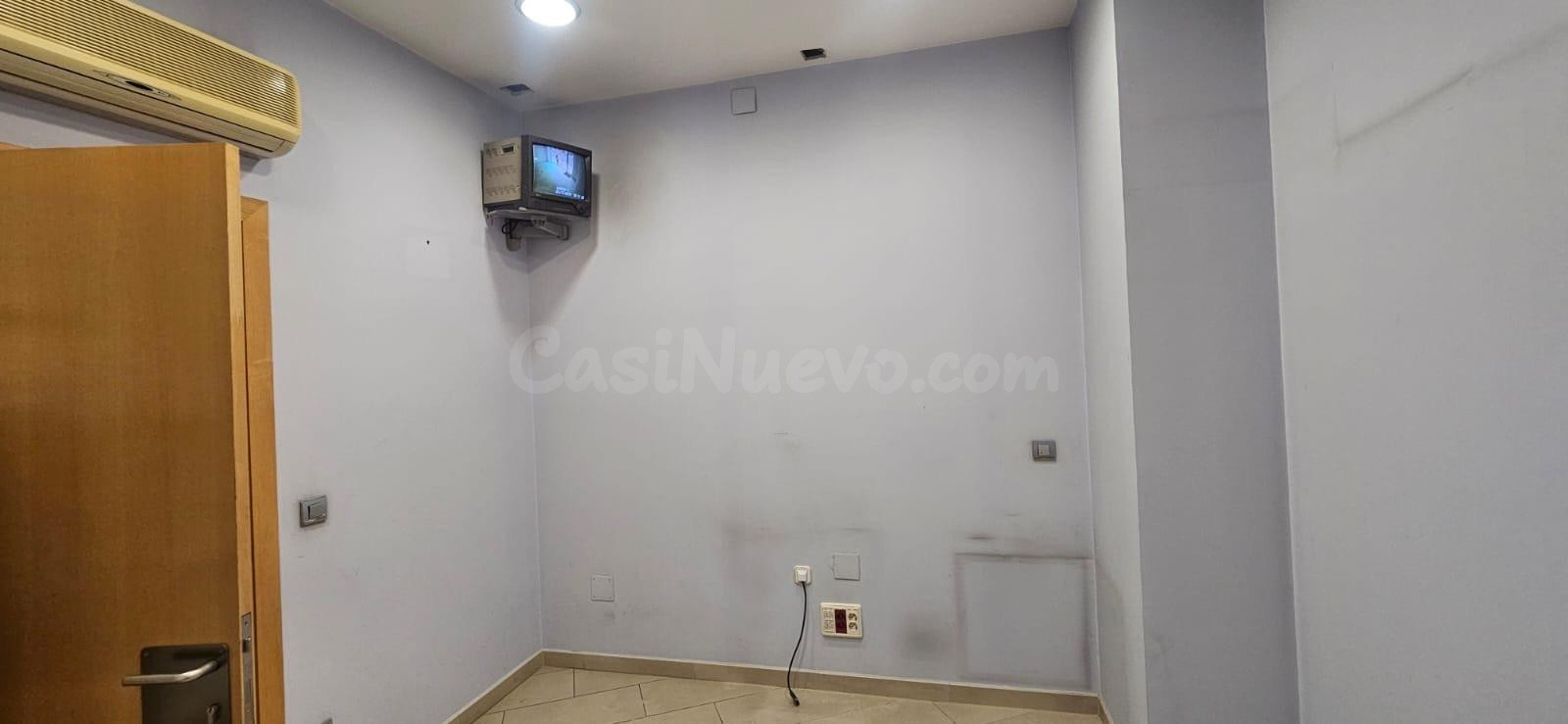 LOCAL COMERCIAL EN EL CENTRO DE TORRELAVEGA - foto 4
