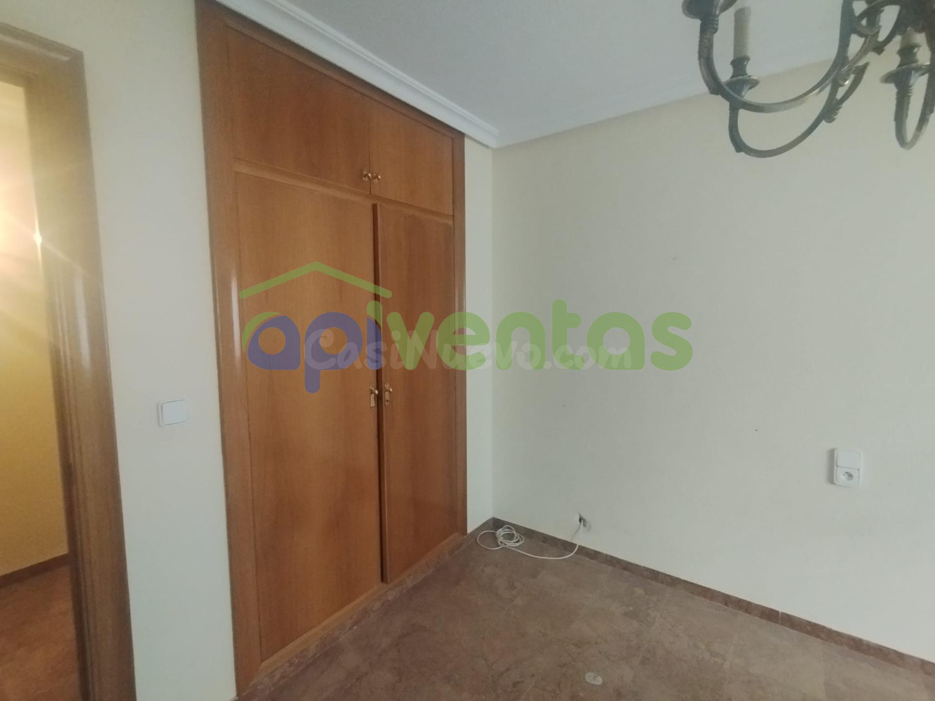 Piso-oficinas en Avenida Juan Carlos 1 - foto 5