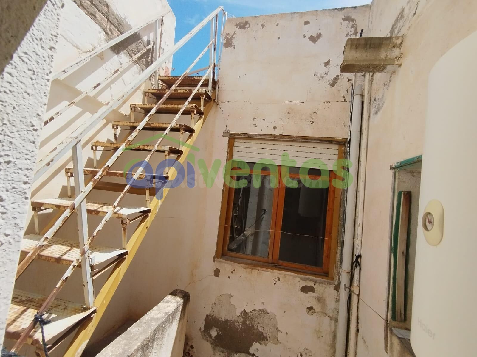 Casa para reformar en planta alta ,balcón y terraza - foto 4