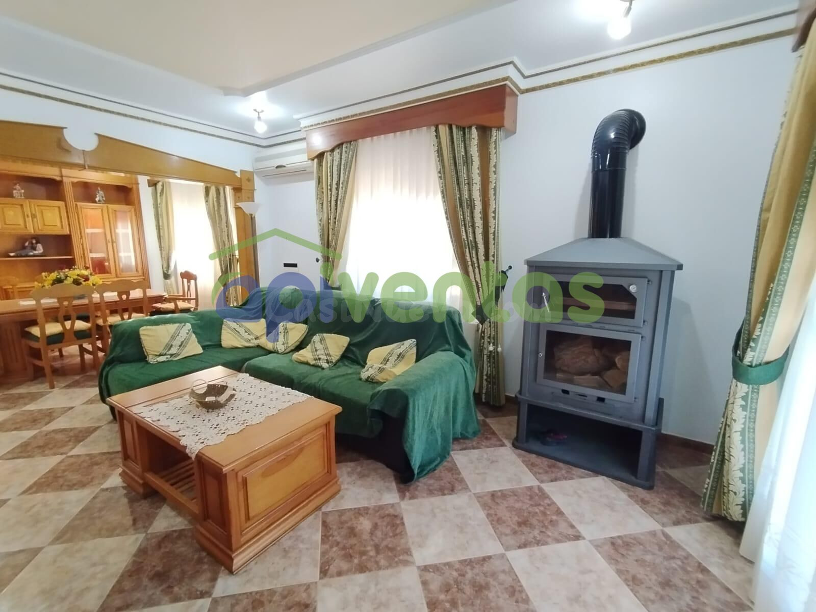 Tríplex con 2 viviendas, piscina y garaje - foto 4