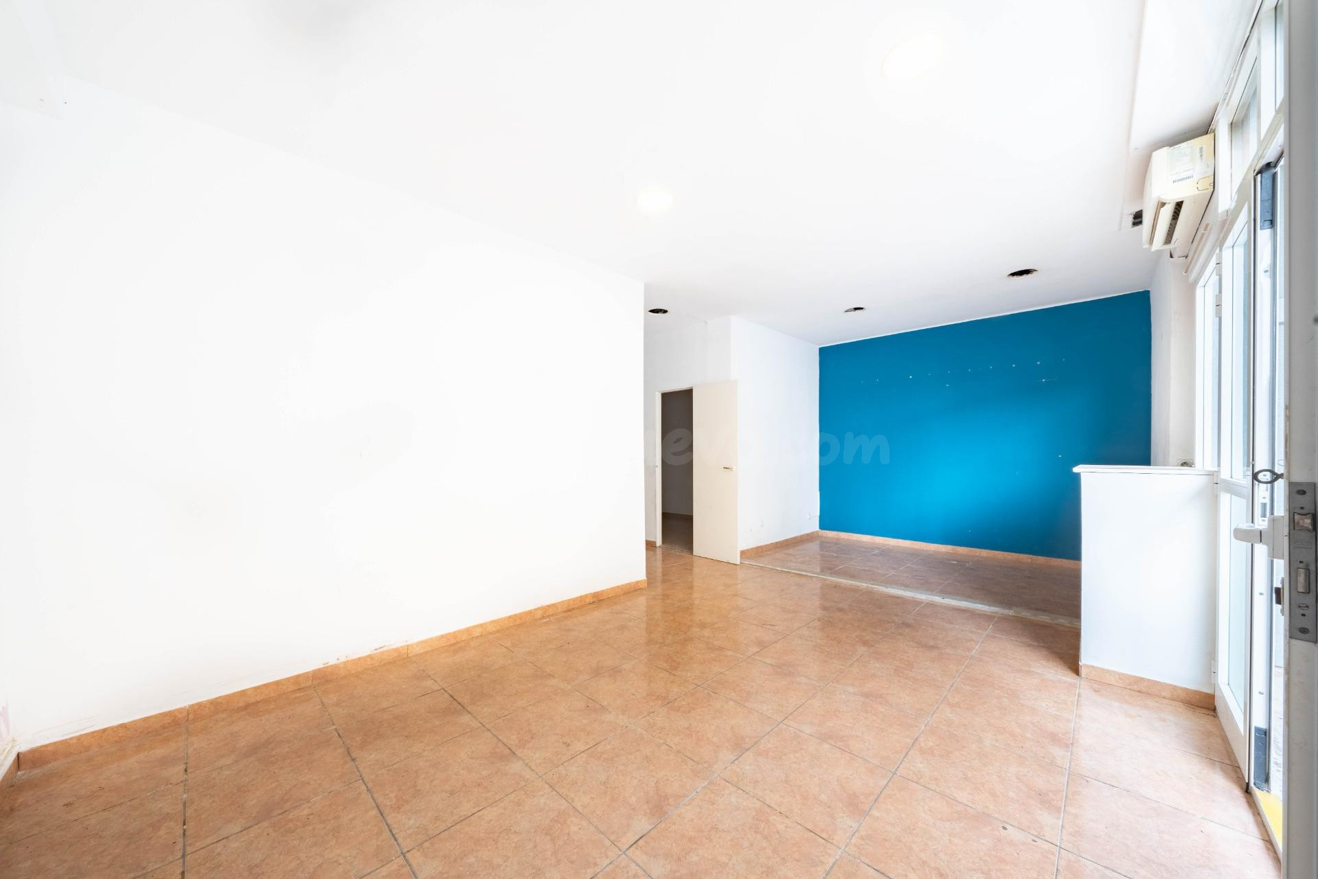 LOCAL COMERCIAL CALLE ANTONI RIBAS 58