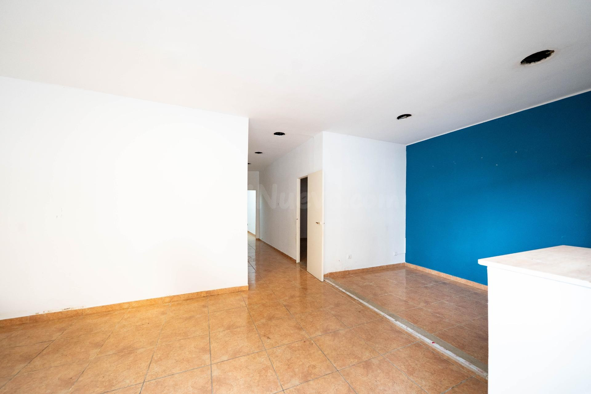 LOCAL COMERCIAL CALLE ANTONI RIBAS 58 - foto 2