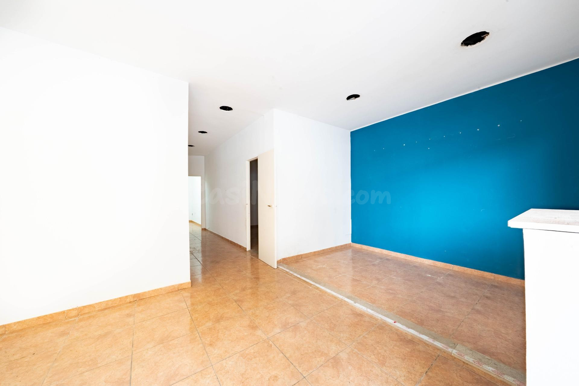 LOCAL COMERCIAL CALLE ANTONI RIBAS 58 - foto 3