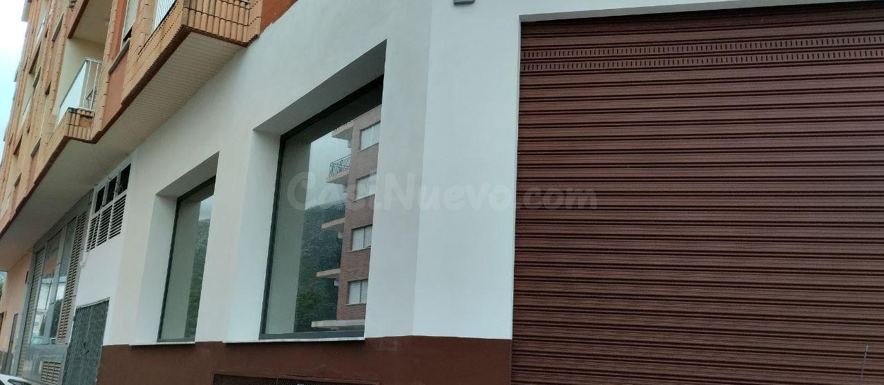 ¡Oportunidad Única! Local Comercial en el Corazón de Pego - foto 2
