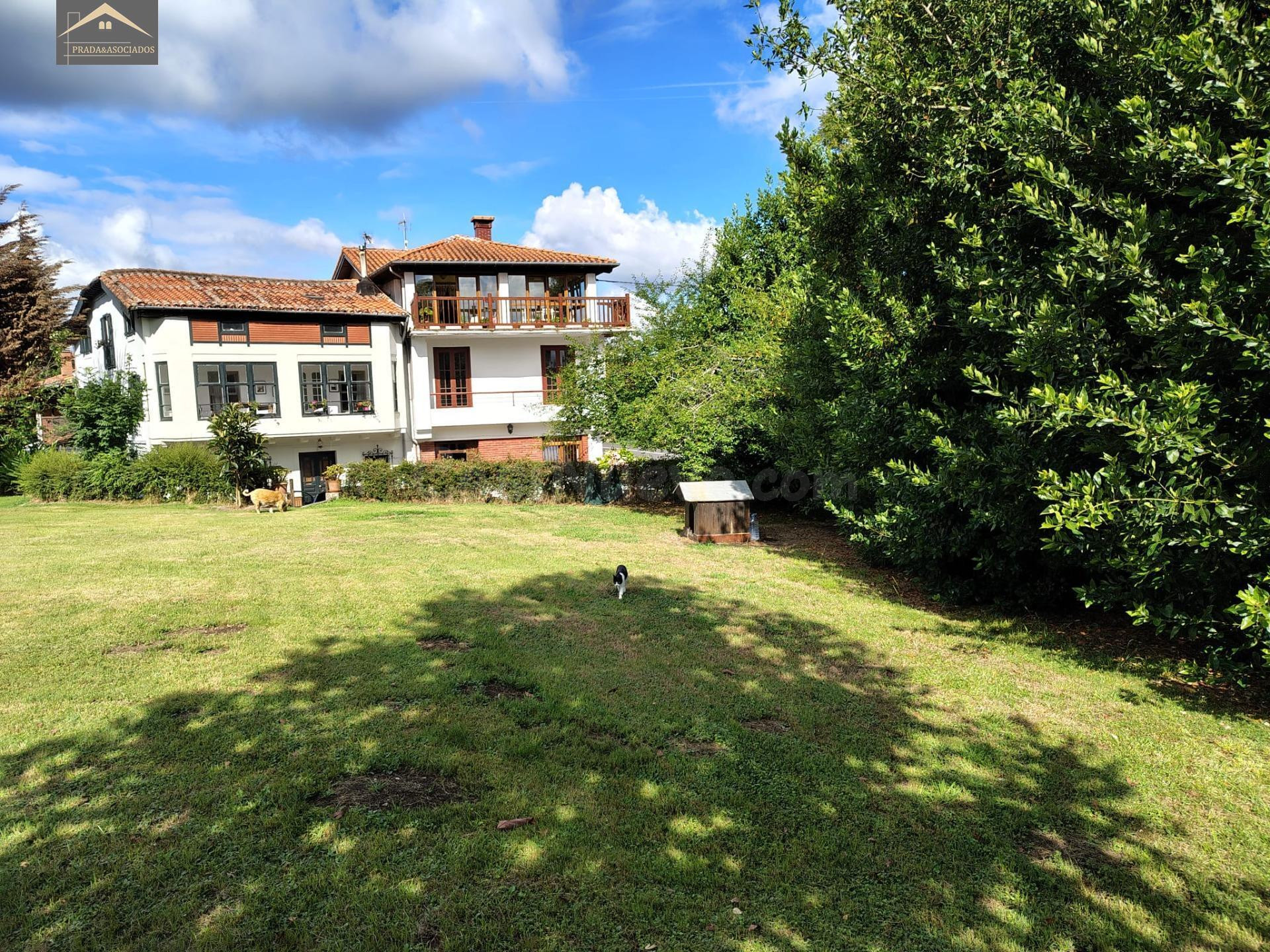 CASA PAREADA CON GRAN PARCELA. - foto 2
