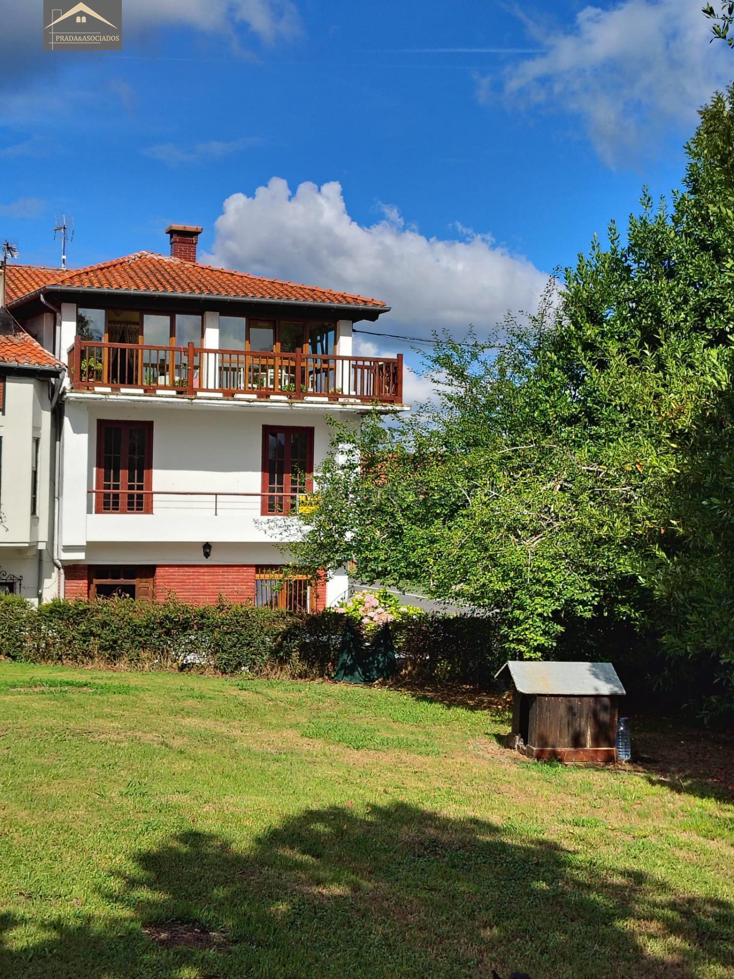 CASA PAREADA CON GRAN PARCELA. - foto 3