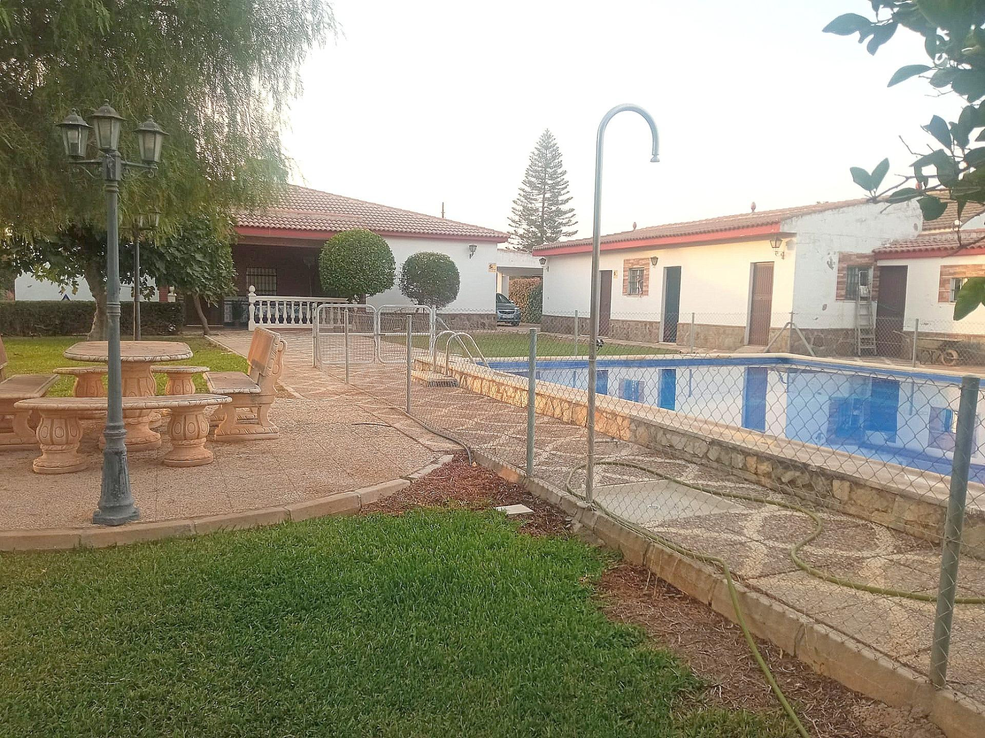URBANIZACIÓN TARAZONA. A tan solo 15 m2 de Sevilla . CHALET  - foto 3