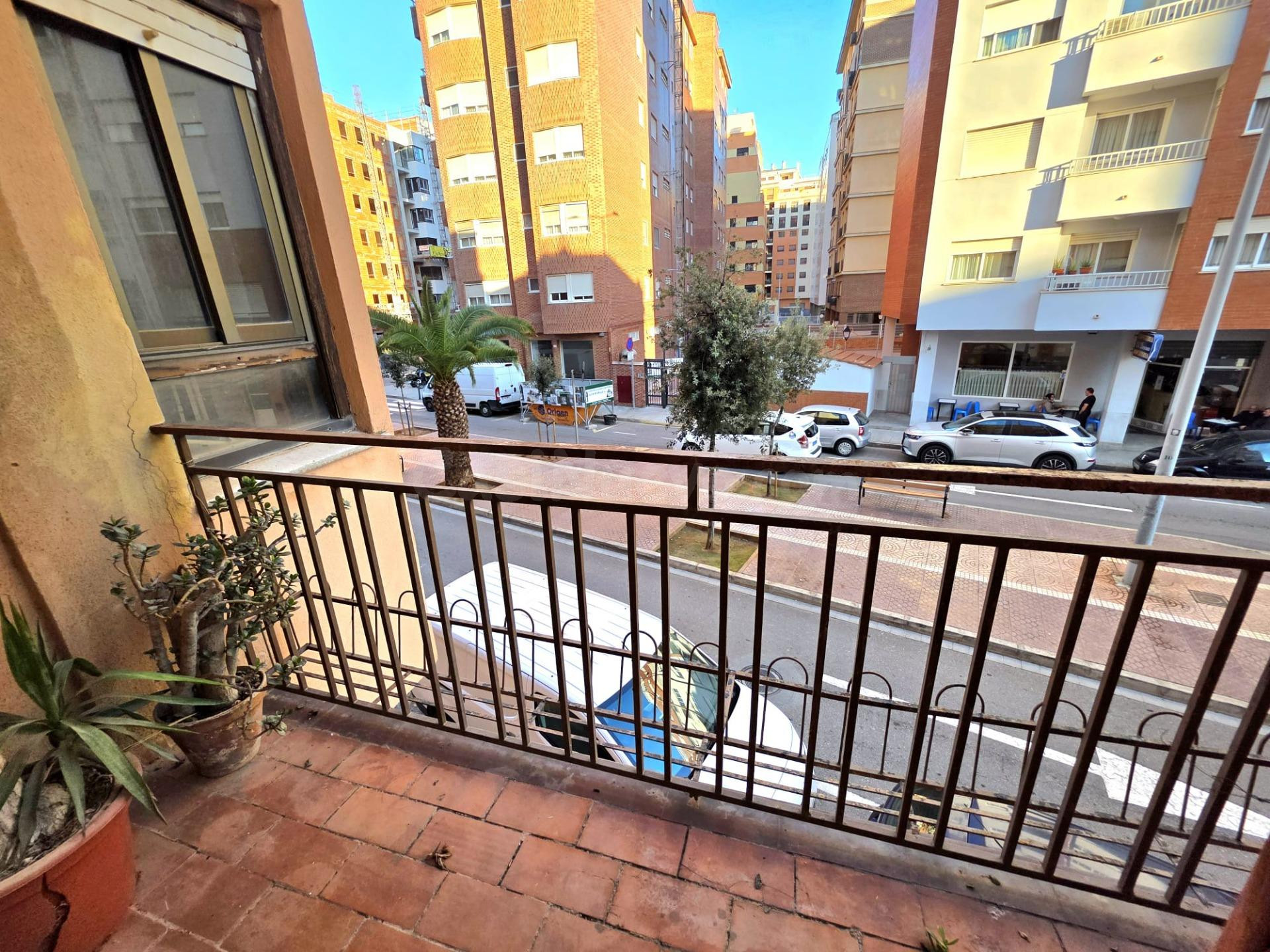 Amplia vivienda reformada en el corazón de Castellón - foto 4
