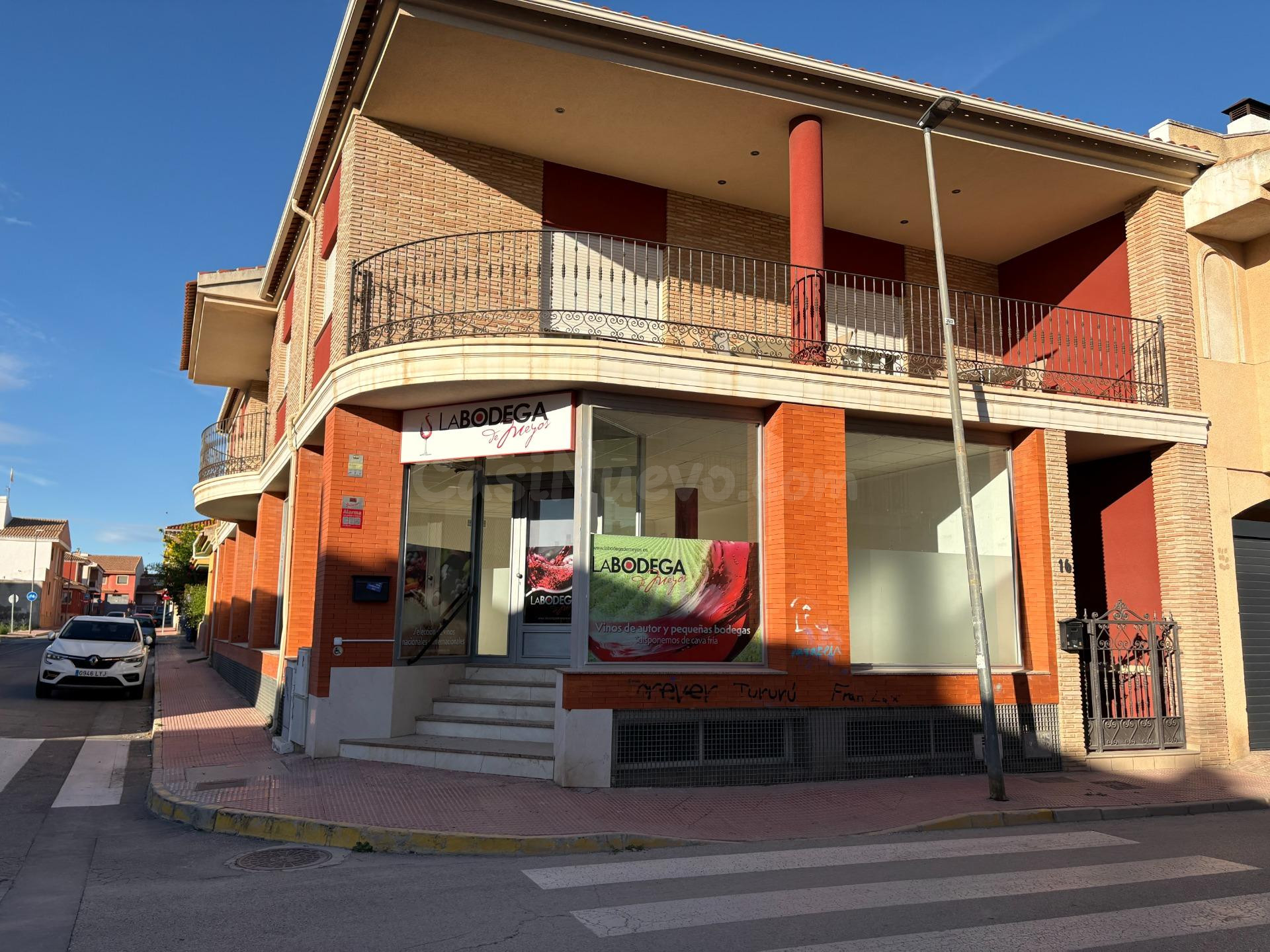 LOCAL COMERCIAL DE 200M2